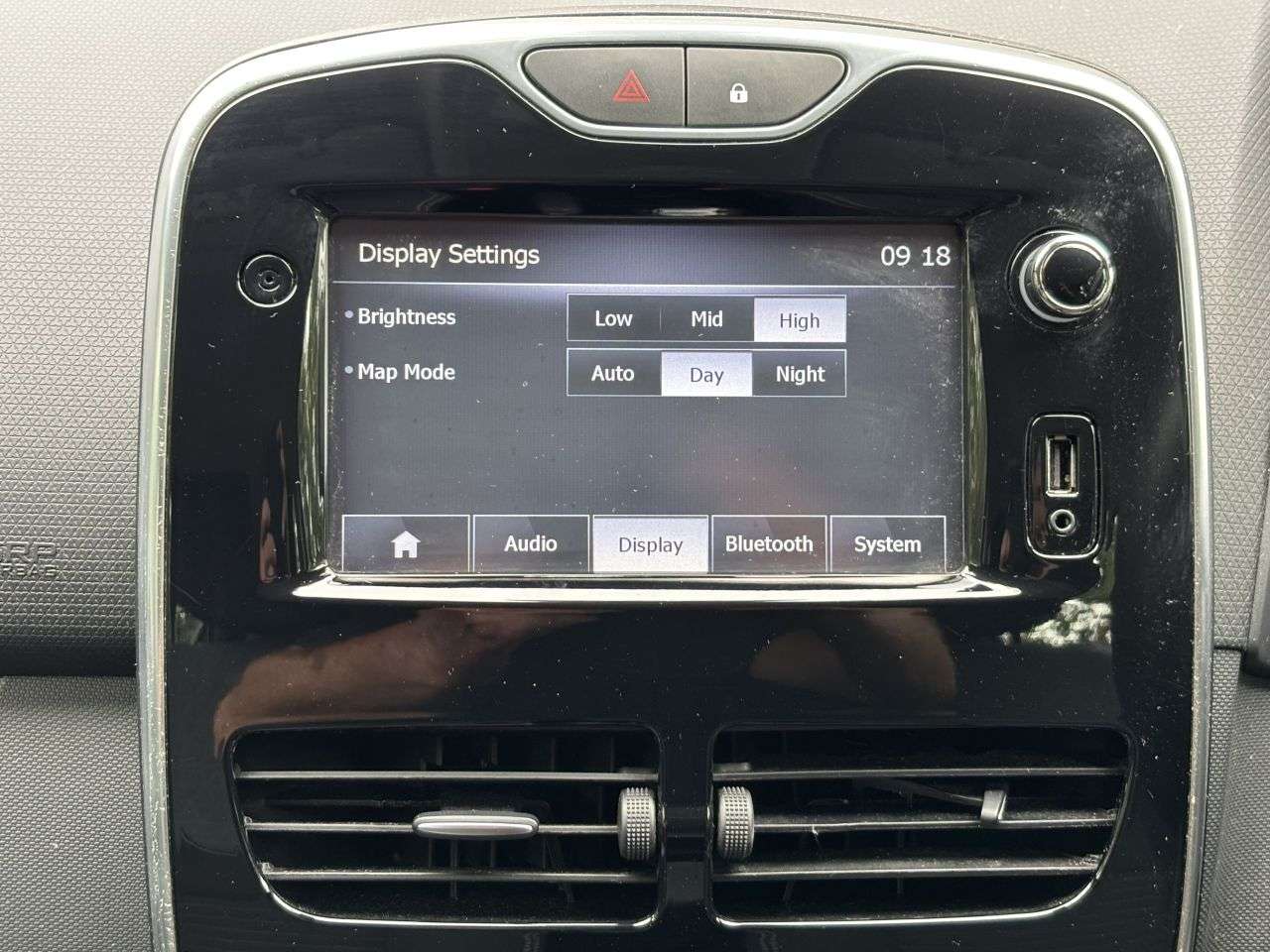 2015 RENAULT CLIO 2015 RENAULT CLIO
