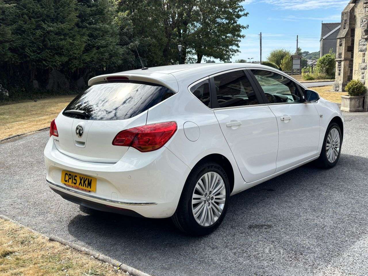 A 2015 VAUXHALL ASTRA 1.4i Excite Hatchback 5dr Petrol Manual Euro 6 (100 ps) A 2015 VAUXHALL ASTRA 1.4i Excite Hatchback 5dr Petrol Manual Euro 6 (100 ps)