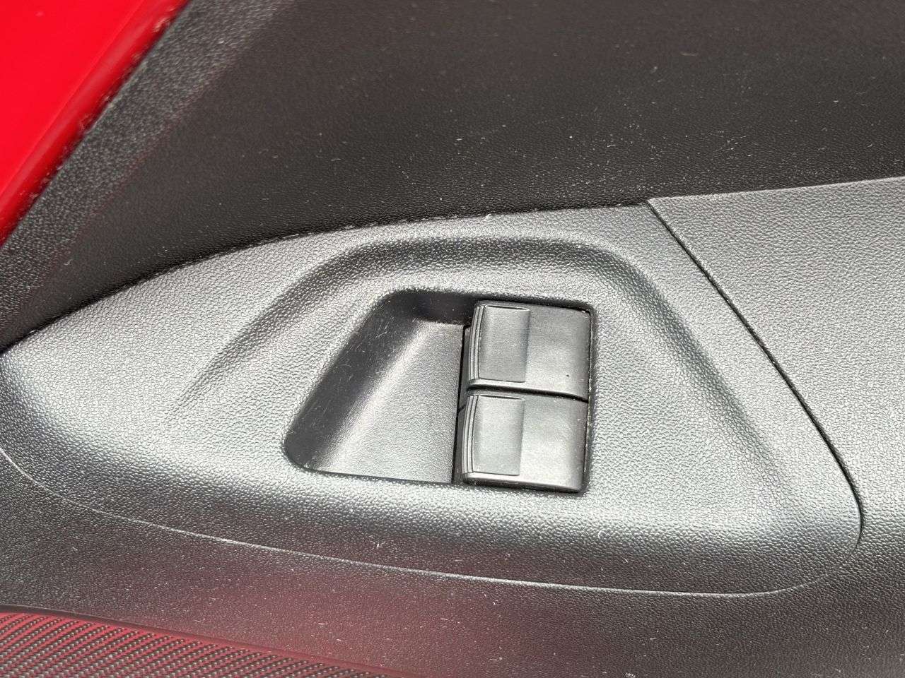 2014 PEUGEOT 108 2014 PEUGEOT 108