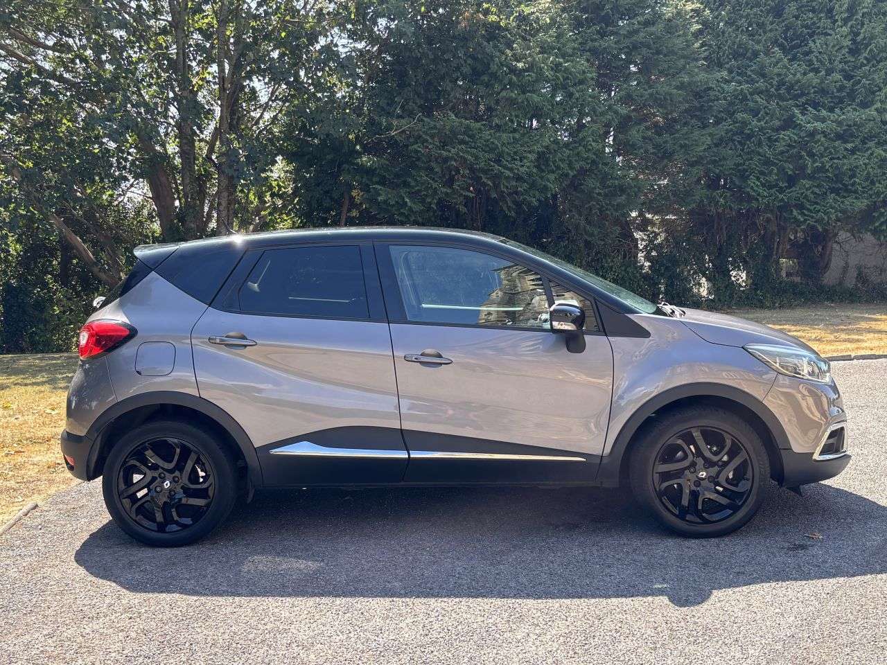 A 2015 RENAULT CAPTUR 1.5 dCi ENERGY Dynamique S Nav SUV 5dr Diesel Auto Euro 6 (s/s) (90 ps) A 2015 RENAULT CAPTUR 1.5 dCi ENERGY Dynamique S Nav SUV 5dr Diesel Auto Euro 6 (s/s) (90 ps)