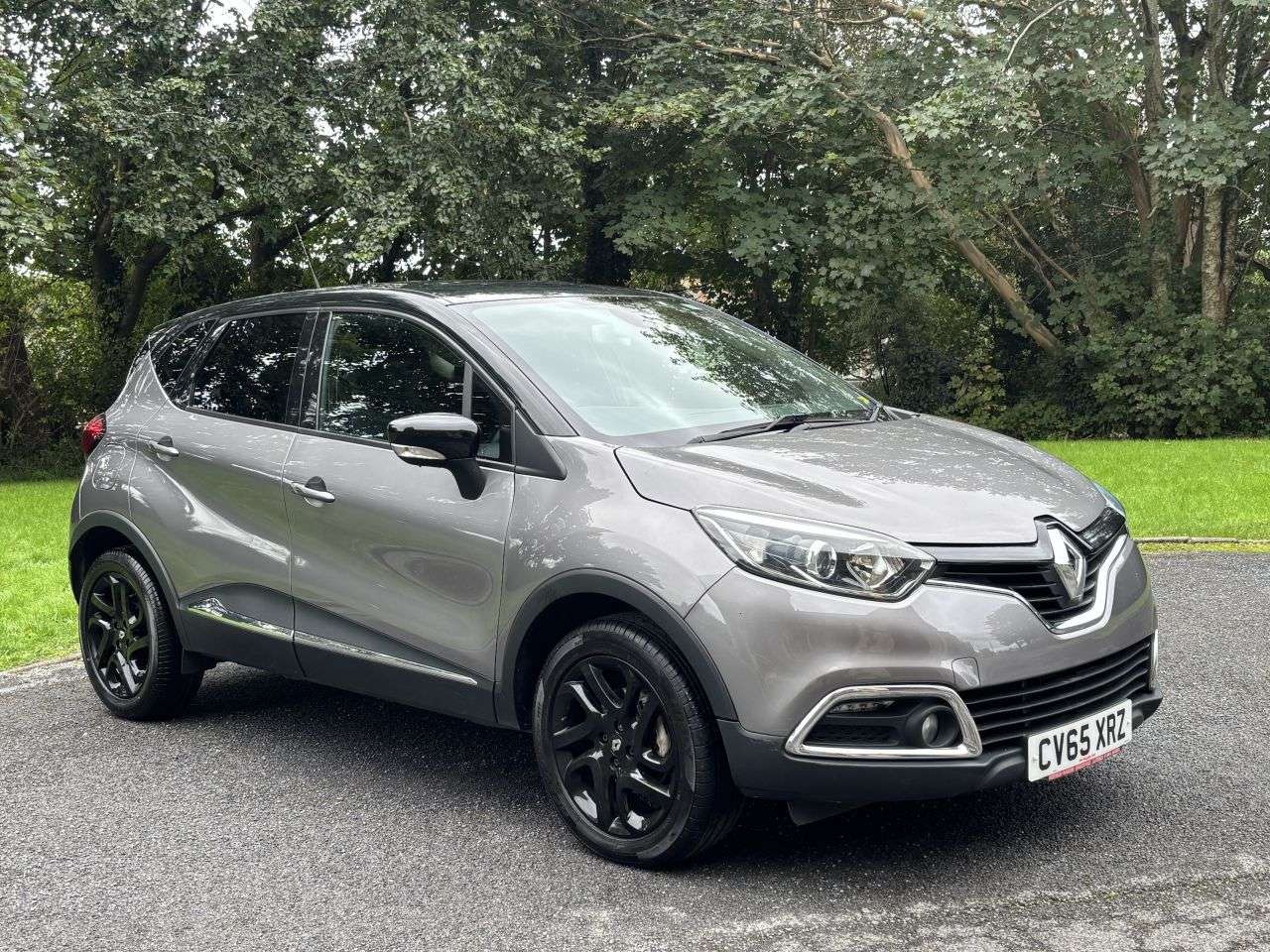 A 2015 RENAULT CAPTUR 1.5 dCi ENERGY Dynamique S Nav SUV 5dr Diesel Auto Euro 6 (s/s) (90 ps) A 2015 RENAULT CAPTUR 1.5 dCi ENERGY Dynamique S Nav SUV 5dr Diesel Auto Euro 6 (s/s) (90 ps)