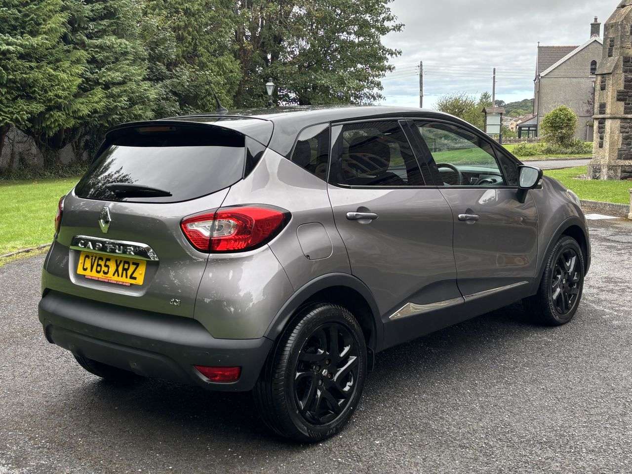 A 2015 RENAULT CAPTUR 1.5 dCi ENERGY Dynamique S Nav SUV 5dr Diesel Auto Euro 6 (s/s) (90 ps) A 2015 RENAULT CAPTUR 1.5 dCi ENERGY Dynamique S Nav SUV 5dr Diesel Auto Euro 6 (s/s) (90 ps)