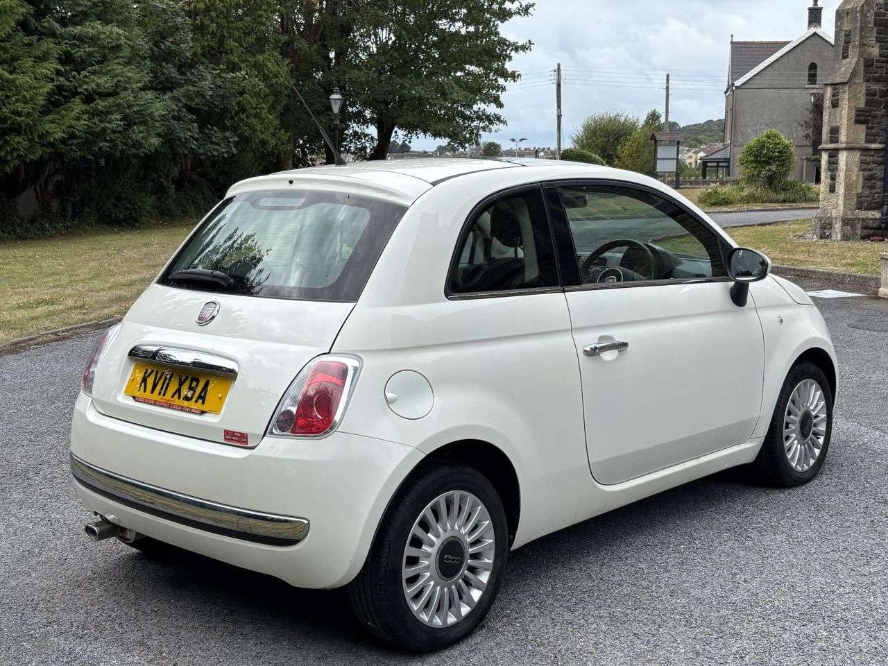 A 2011 FIAT 500 1.2 Lounge Hatchback 3dr Petrol Manual Euro 5 (s/s) (69 bhp) A 2011 FIAT 500 1.2 Lounge Hatchback 3dr Petrol Manual Euro 5 (s/s) (69 bhp)