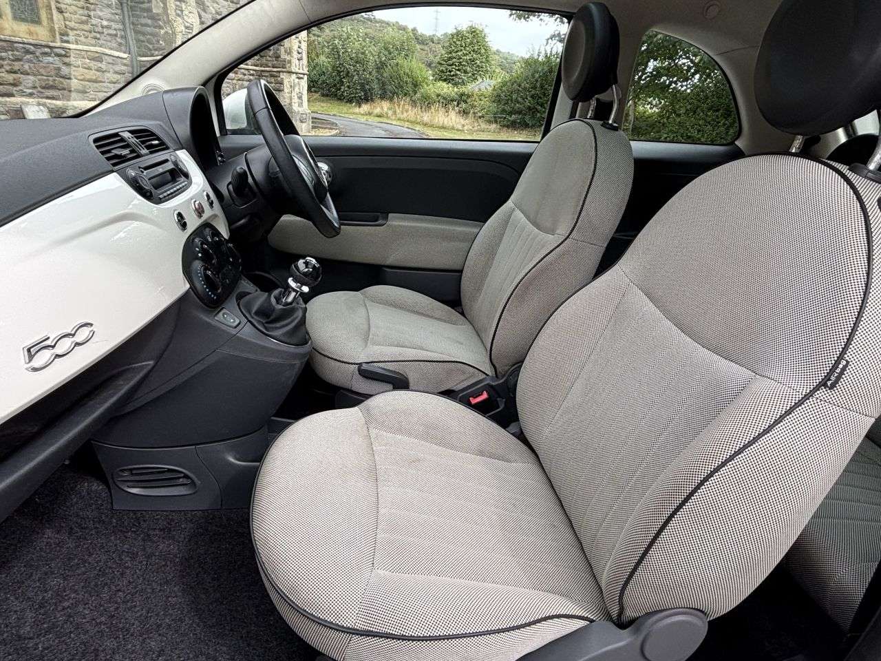 2011 FIAT 500 2011 FIAT 500