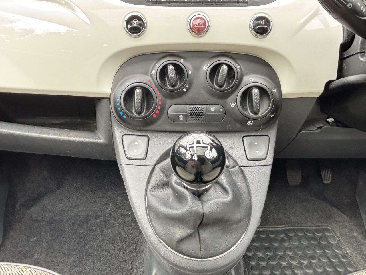 2011 FIAT 500 2011 FIAT 500