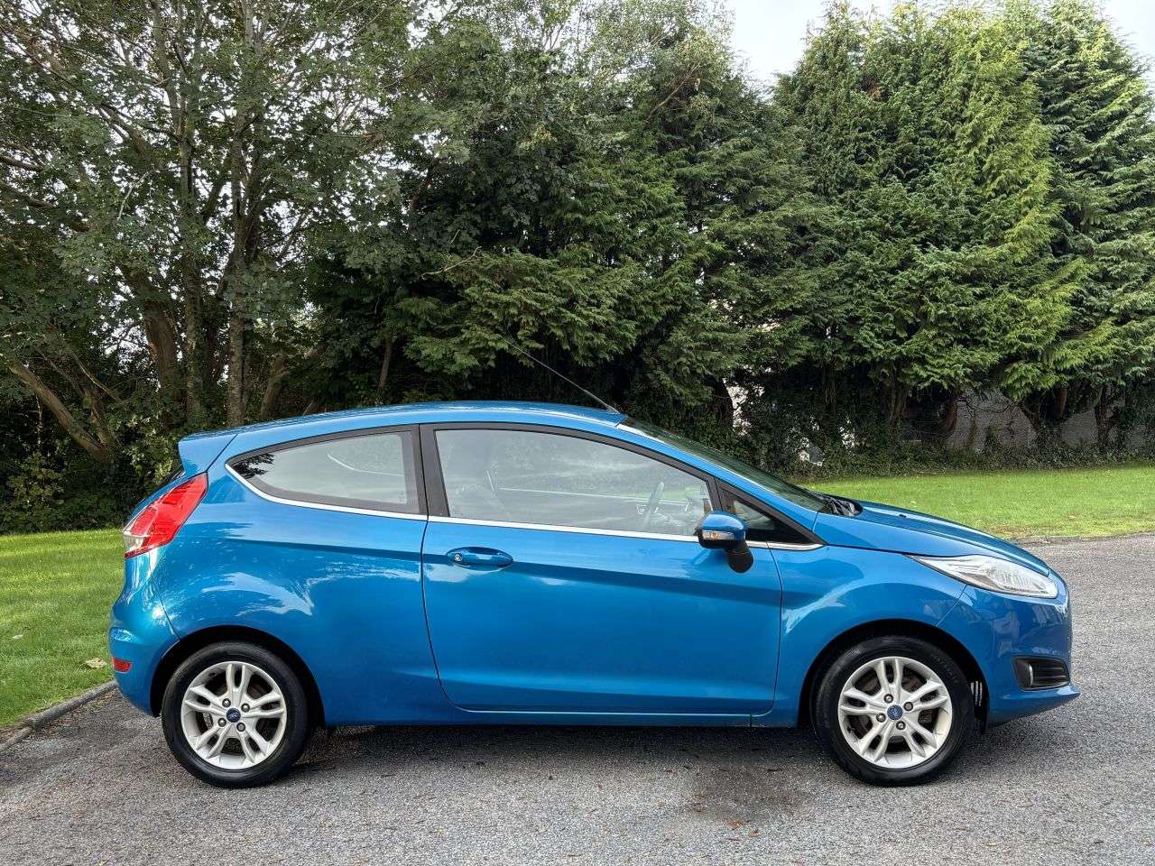 A 2015 FORD FIESTA 1.25 Zetec Hatchback 3dr Petrol Manual Euro 6 (82 ps) A 2015 FORD FIESTA 1.25 Zetec Hatchback 3dr Petrol Manual Euro 6 (82 ps)