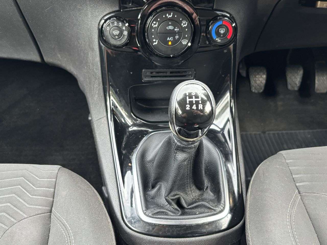 2015 FORD FIESTA 2015 FORD FIESTA