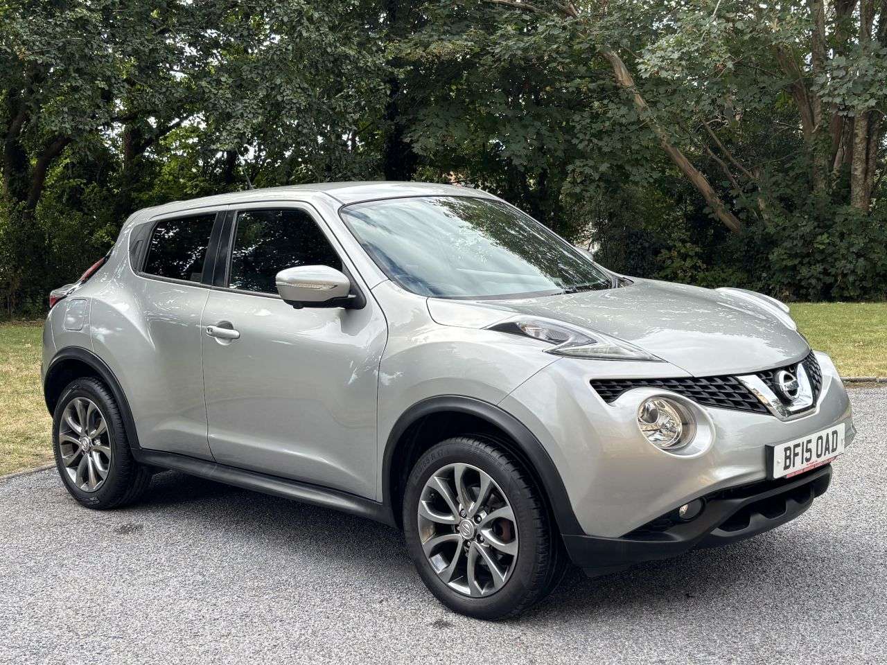 A 2015 NISSAN JUKE 1.6 Tekna SUV 5dr Petrol XTRON Euro 5 (117 ps) A 2015 NISSAN JUKE 1.6 Tekna SUV 5dr Petrol XTRON Euro 5 (117 ps)