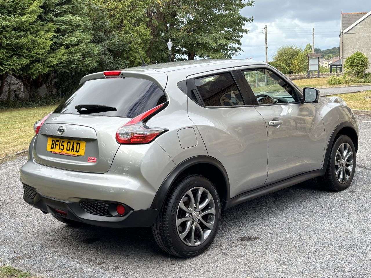A 2015 NISSAN JUKE 1.6 Tekna SUV 5dr Petrol XTRON Euro 5 (117 ps) A 2015 NISSAN JUKE 1.6 Tekna SUV 5dr Petrol XTRON Euro 5 (117 ps)