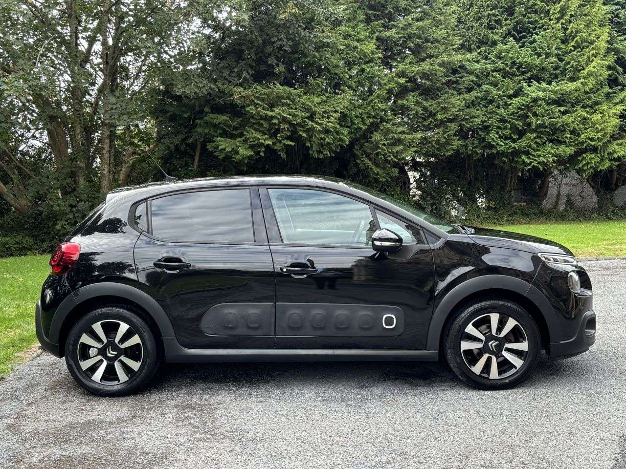 A 2017 CITROEN C3 1.2 PureTech Flair Hatchback 5dr Petrol Manual Euro 6 (82 ps) A 2017 CITROEN C3 1.2 PureTech Flair Hatchback 5dr Petrol Manual Euro 6 (82 ps)