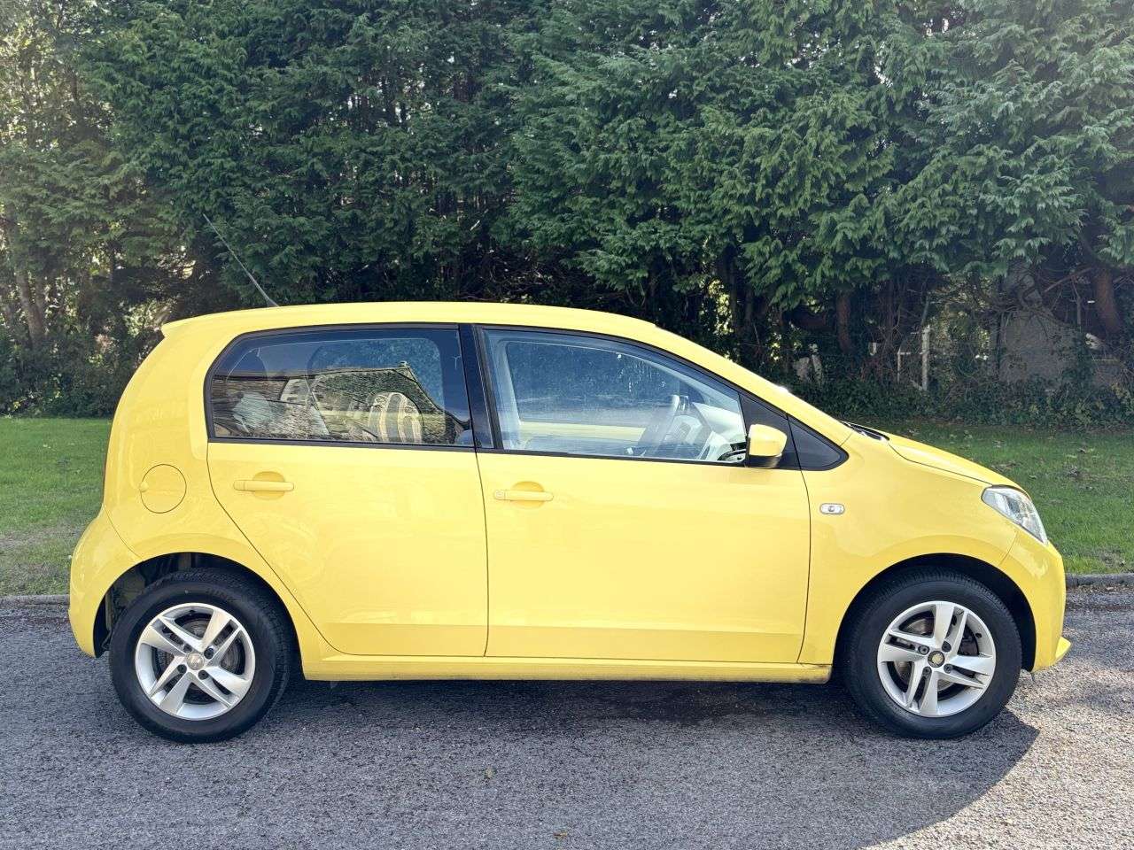 A 2013 SEAT MII 1.0 12v SE Hatchback 5dr Petrol Manual Euro 5 (60 ps) A 2013 SEAT MII 1.0 12v SE Hatchback 5dr Petrol Manual Euro 5 (60 ps)