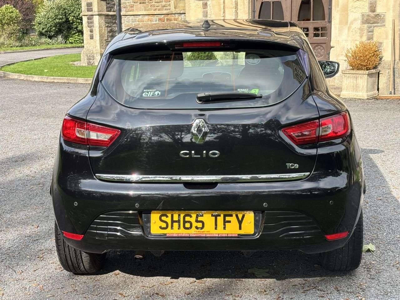 A 2015 RENAULT CLIO 0.9 TCe Dynamique S Nav Hatchback 5dr Petrol Manual Euro 6 (s/s) (90 ps) A 2015 RENAULT CLIO 0.9 TCe Dynamique S Nav Hatchback 5dr Petrol Manual Euro 6 (s/s) (90 ps)
