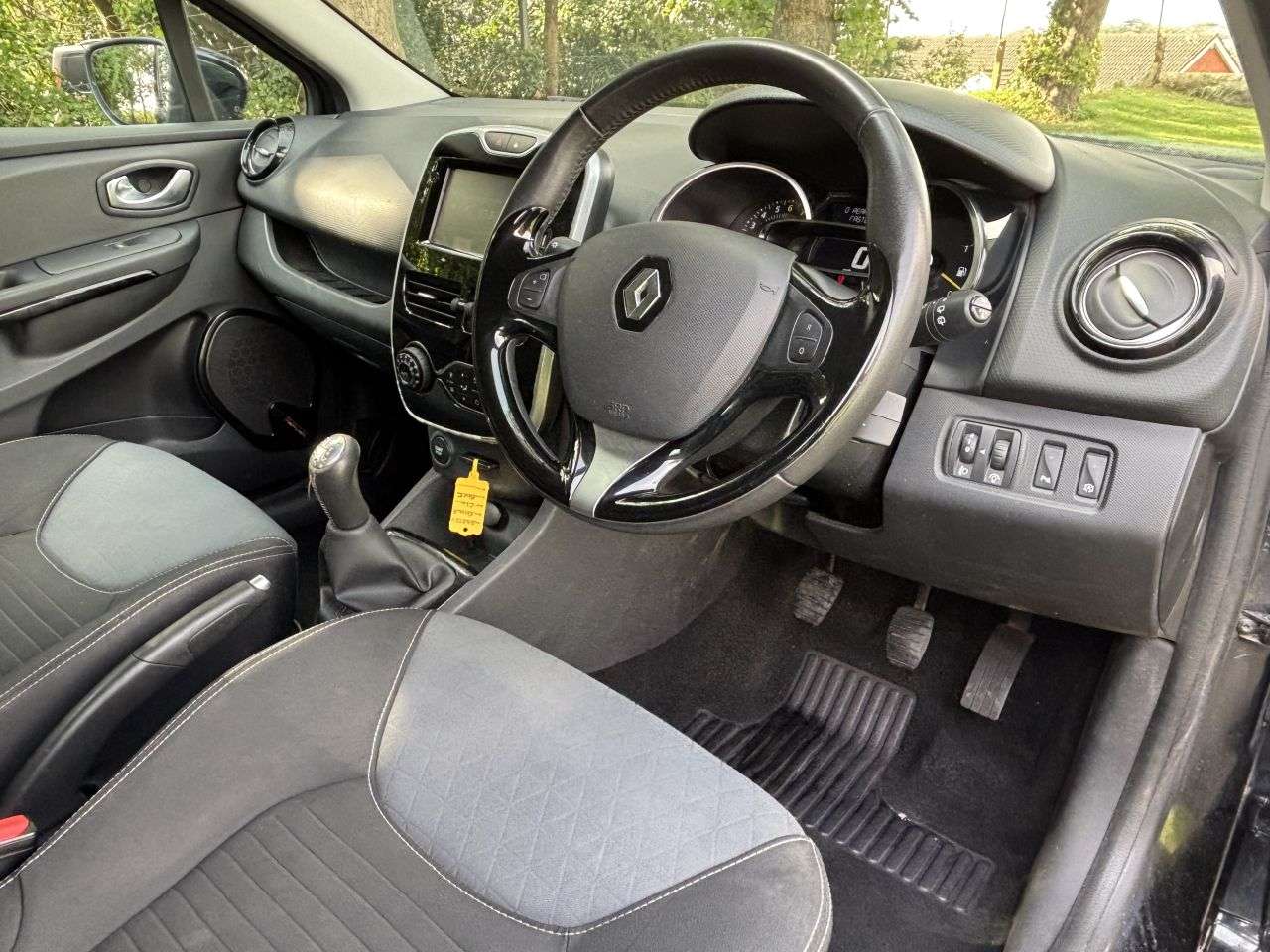 2015 RENAULT CLIO 2015 RENAULT CLIO