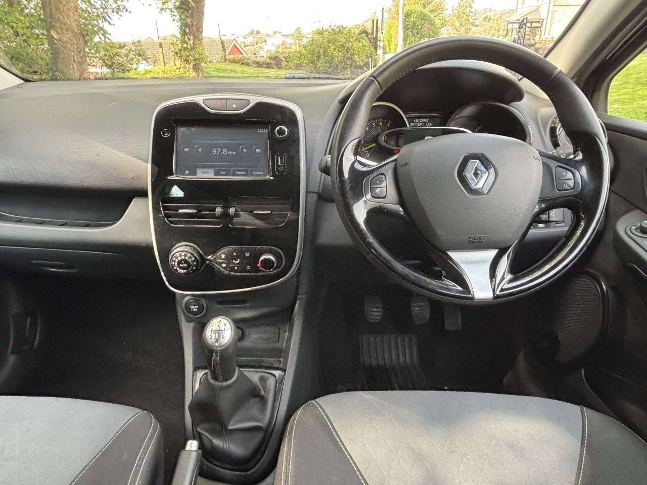 2015 RENAULT CLIO 2015 RENAULT CLIO