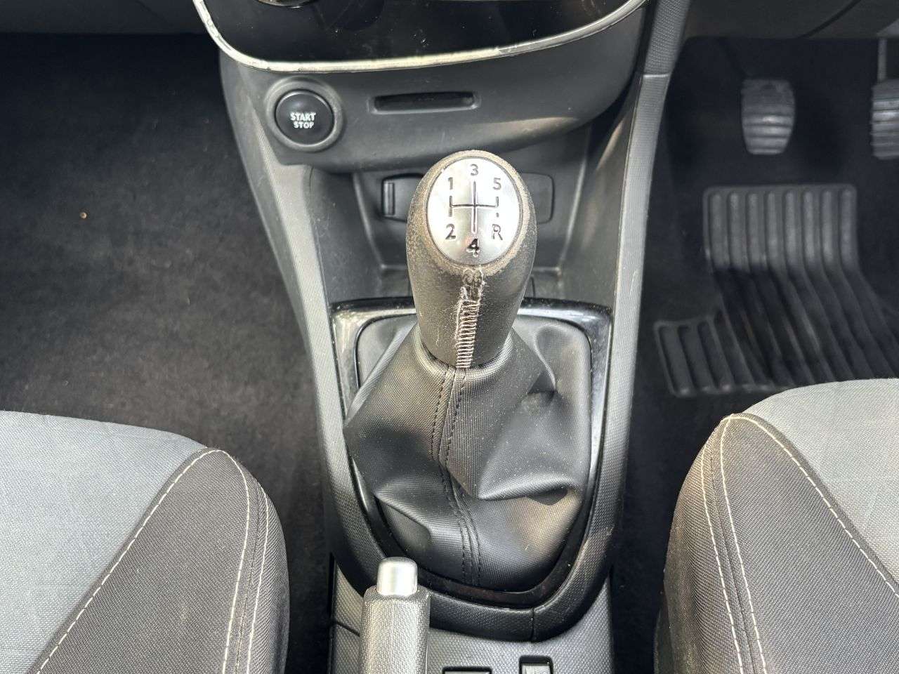 2015 RENAULT CLIO 2015 RENAULT CLIO