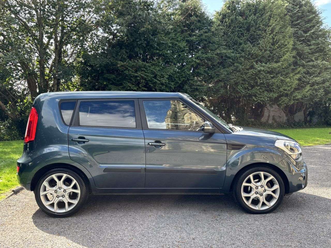 A 2012 KIA SOUL 1.6 CRDi Hunter SUV 5dr Diesel Manual Euro 5 (126 bhp) A 2012 KIA SOUL 1.6 CRDi Hunter SUV 5dr Diesel Manual Euro 5 (126 bhp)