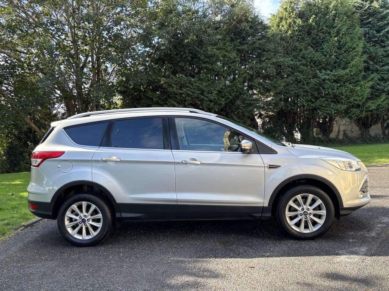 A 2016 FORD KUGA 2.0 TDCi Titanium SUV 5dr Diesel Manual 2WD Euro 6 (s/s) (150 ps) A 2016 FORD KUGA 2.0 TDCi Titanium SUV 5dr Diesel Manual 2WD Euro 6 (s/s) (150 ps)
