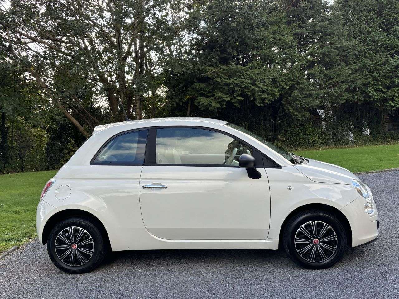 A 2013 FIAT 500 1.2 Pop Hatchback 3dr Petrol Manual Euro 4 (69 bhp) A 2013 FIAT 500 1.2 Pop Hatchback 3dr Petrol Manual Euro 4 (69 bhp)