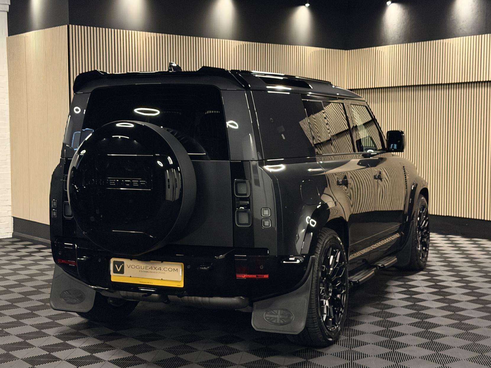 A 2026 LAND ROVER DEFENDER 110 3.0 D250 MHEV X-Dynamic SE Hard Top SUV 5dr Diesel Auto 4WD MWB Euro 6 (s/s) (249 ps) A 2026 LAND ROVER DEFENDER 110 3.0 D250 MHEV X-Dynamic SE Hard Top SUV 5dr Diesel Auto 4WD MWB Euro 6 (s/s) (249 ps)