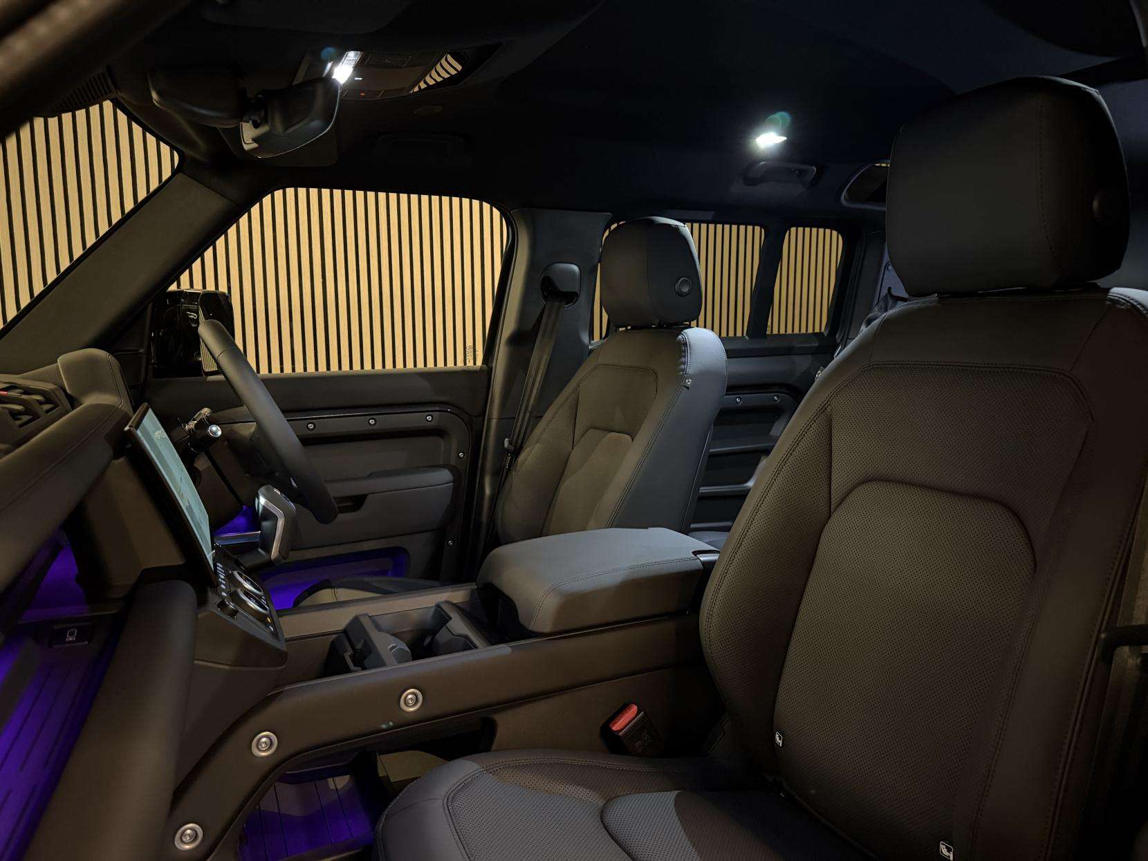 A 2026 LAND ROVER DEFENDER 110 3.0 D250 MHEV X-Dynamic SE Hard Top SUV 5dr Diesel Auto 4WD MWB Euro 6 (s/s) (249 ps) A 2026 LAND ROVER DEFENDER 110 3.0 D250 MHEV X-Dynamic SE Hard Top SUV 5dr Diesel Auto 4WD MWB Euro 6 (s/s) (249 ps)