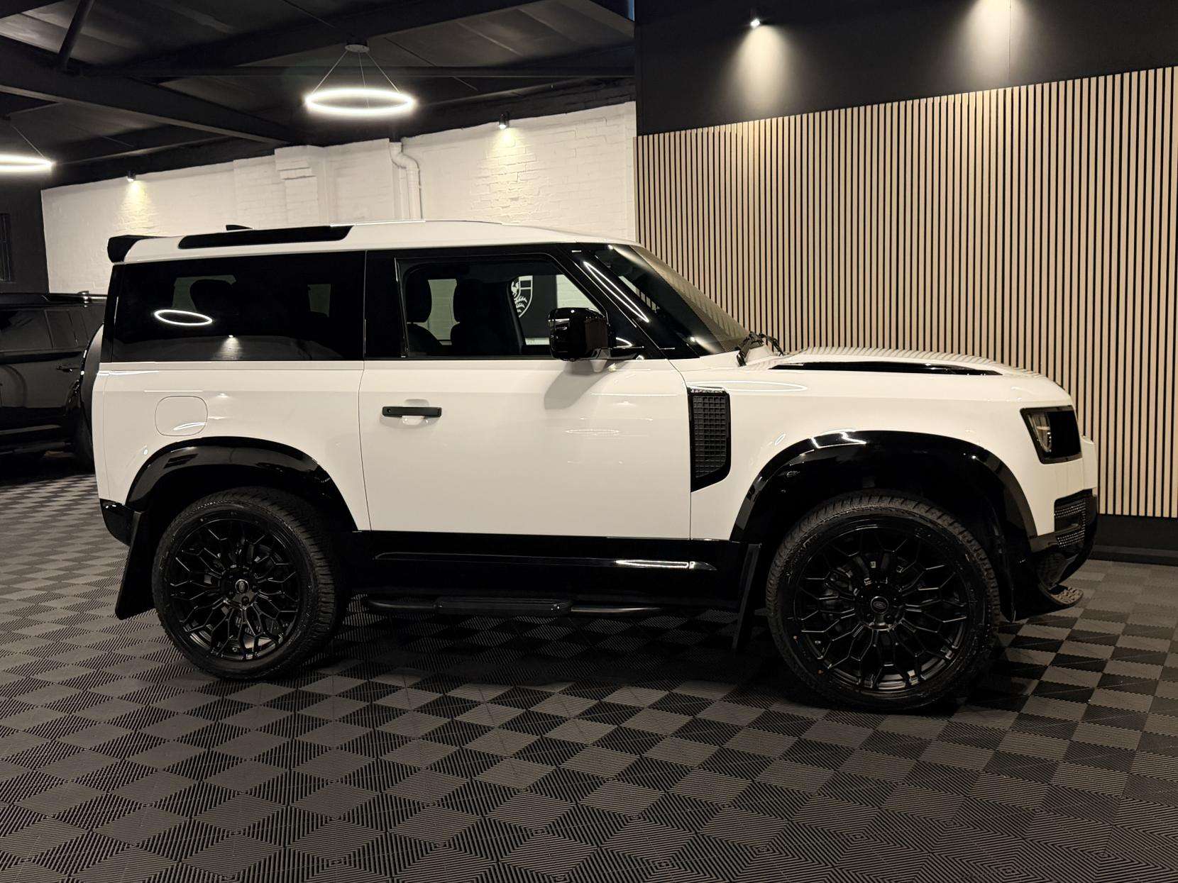 2024 LAND ROVER DEFENDER 90 2024 LAND ROVER DEFENDER 90