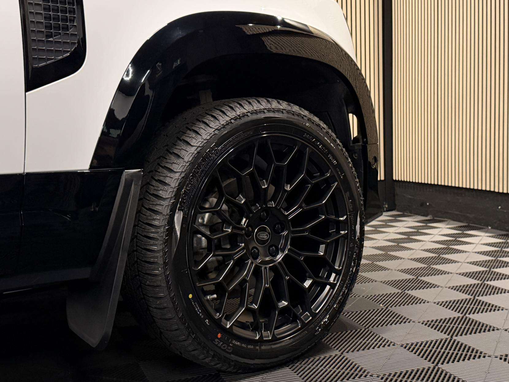 2024 LAND ROVER DEFENDER 90 2024 LAND ROVER DEFENDER 90