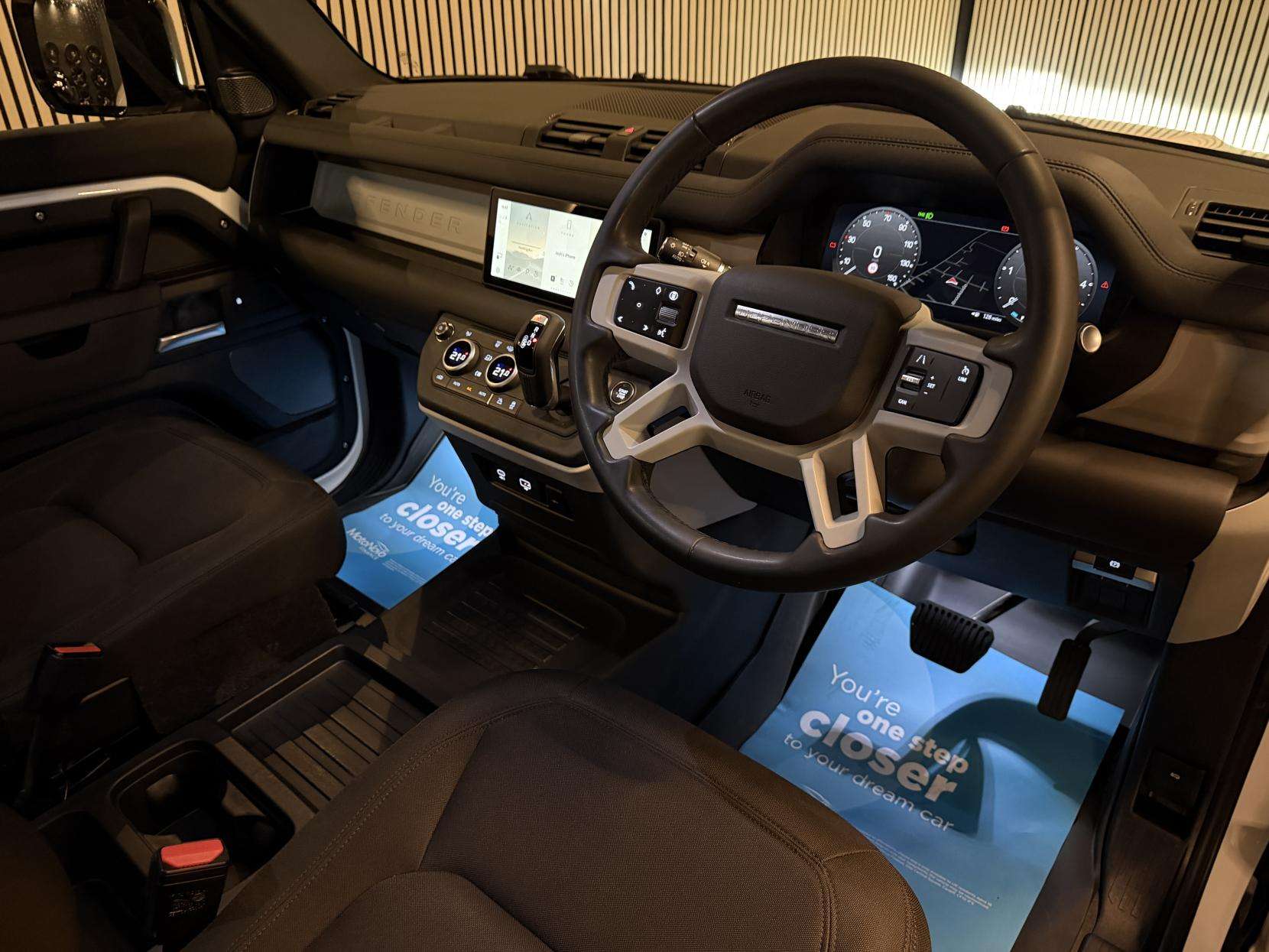 2024 LAND ROVER DEFENDER 90 2024 LAND ROVER DEFENDER 90