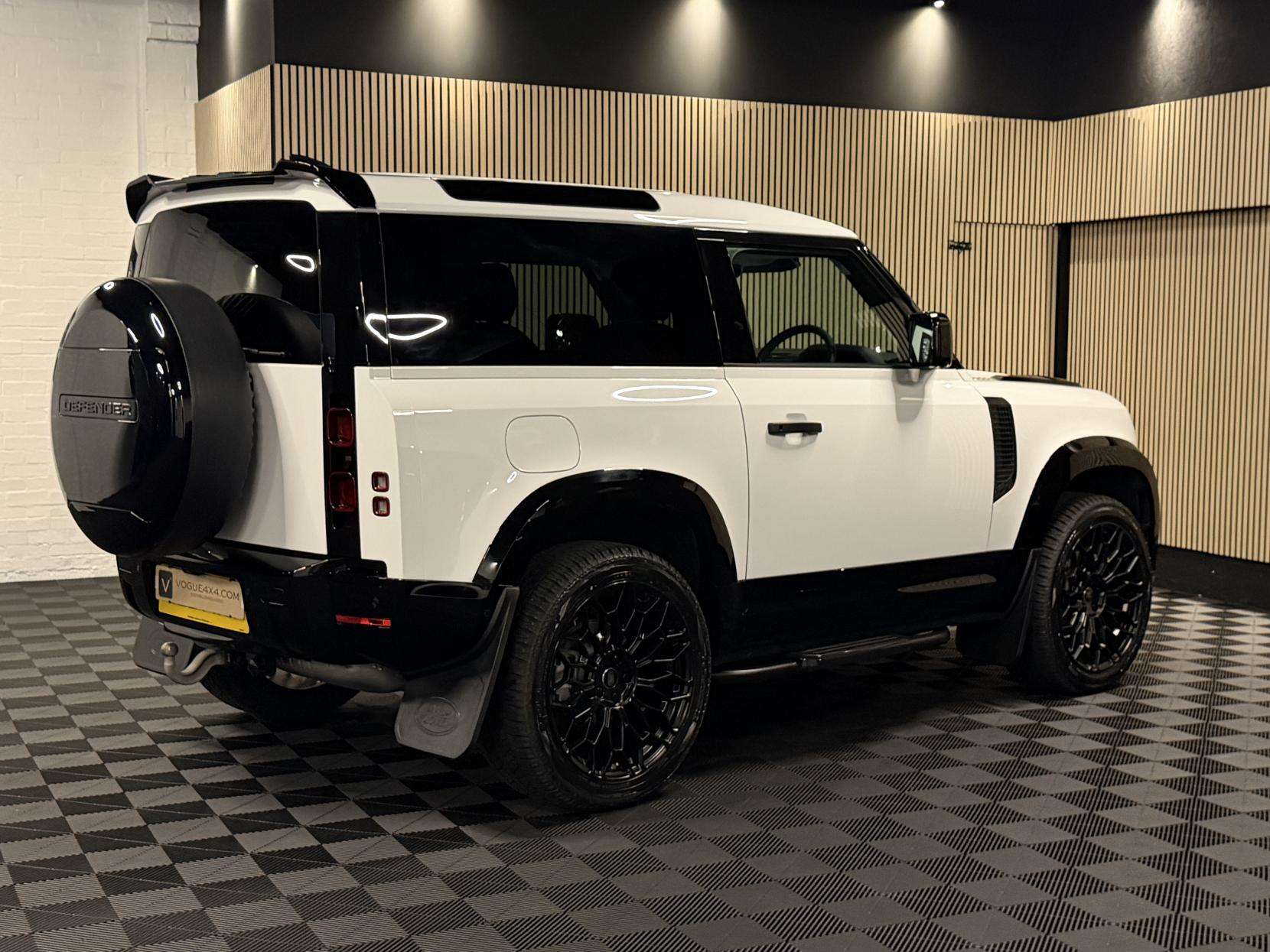 2024 LAND ROVER DEFENDER 90 2024 LAND ROVER DEFENDER 90