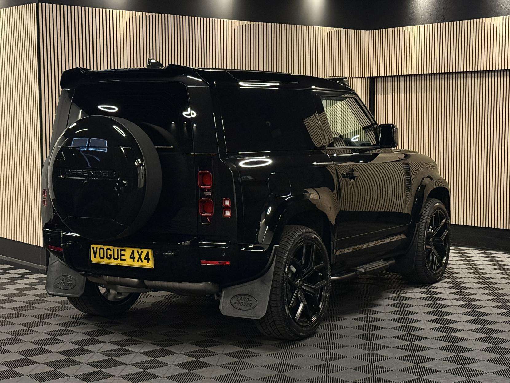 2025 LAND ROVER DEFENDER 90 2025 LAND ROVER DEFENDER 90