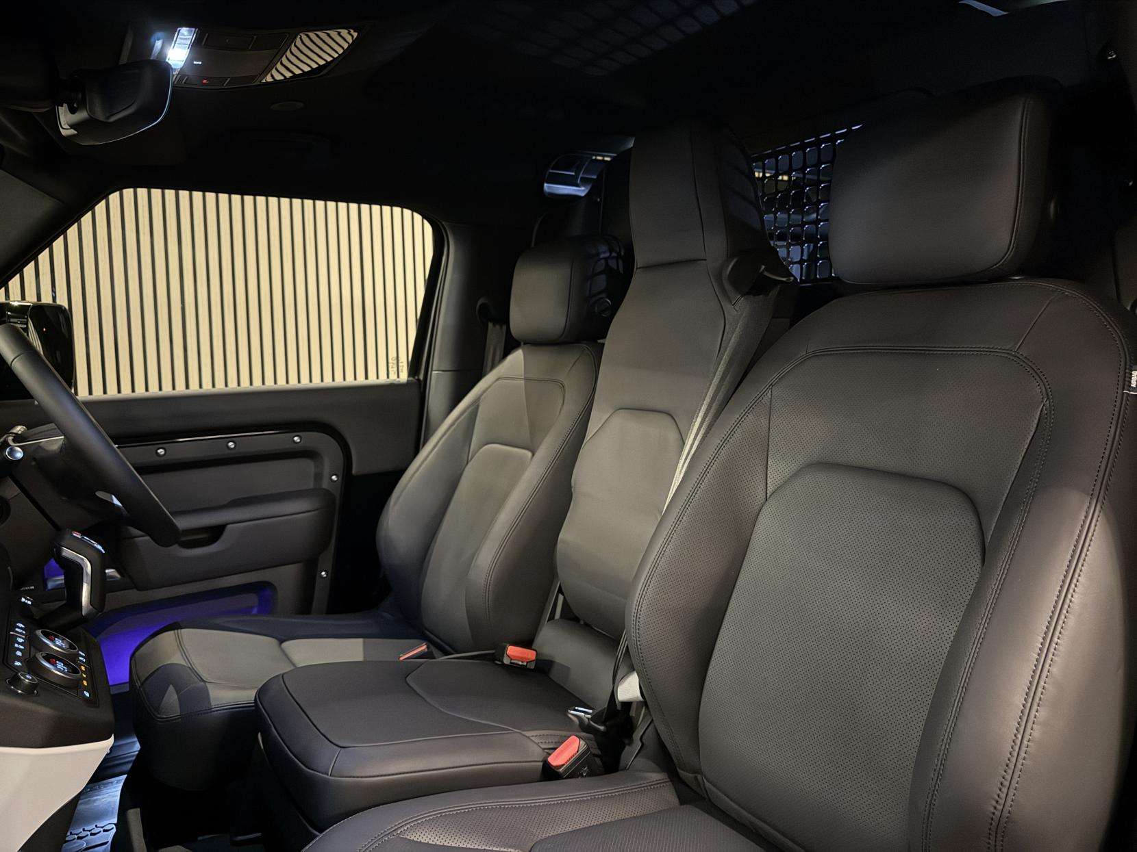 2025 LAND ROVER DEFENDER 90 2025 LAND ROVER DEFENDER 90