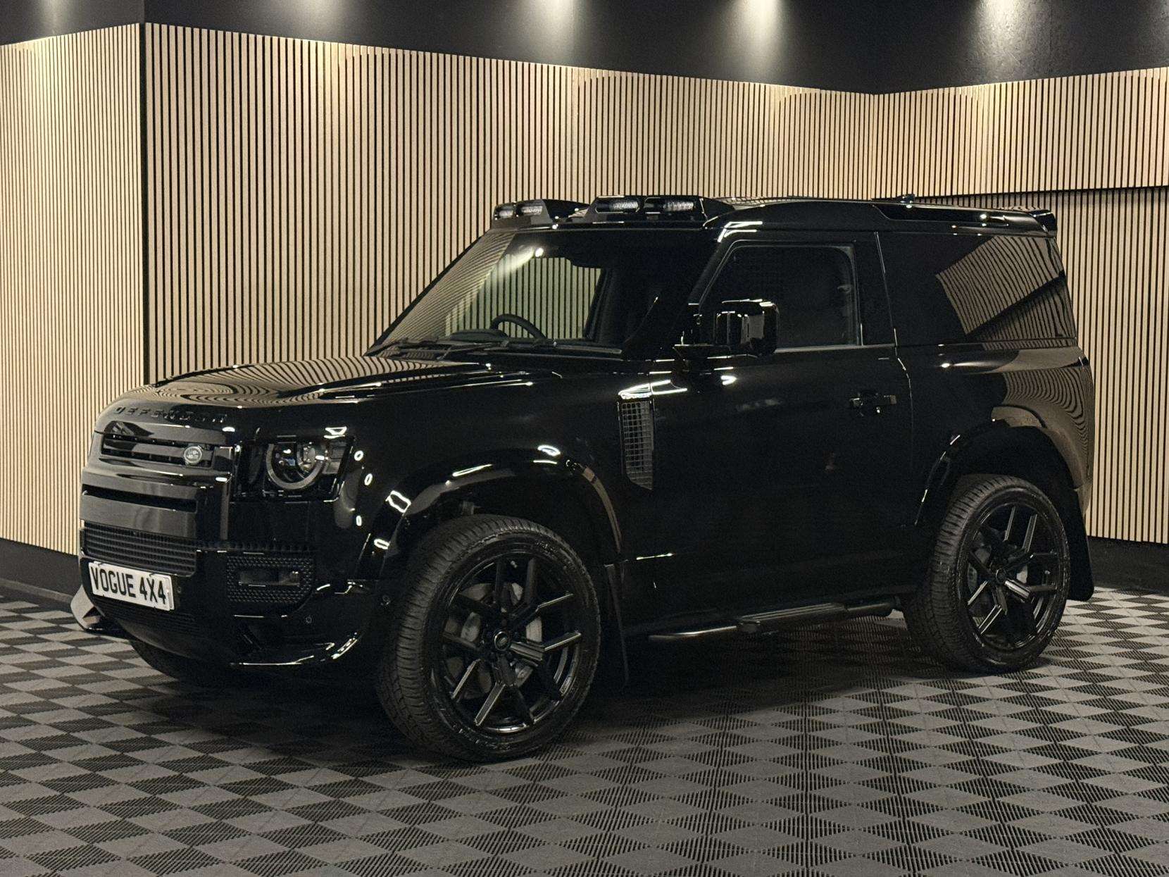 2025 LAND ROVER DEFENDER 90 2025 LAND ROVER DEFENDER 90