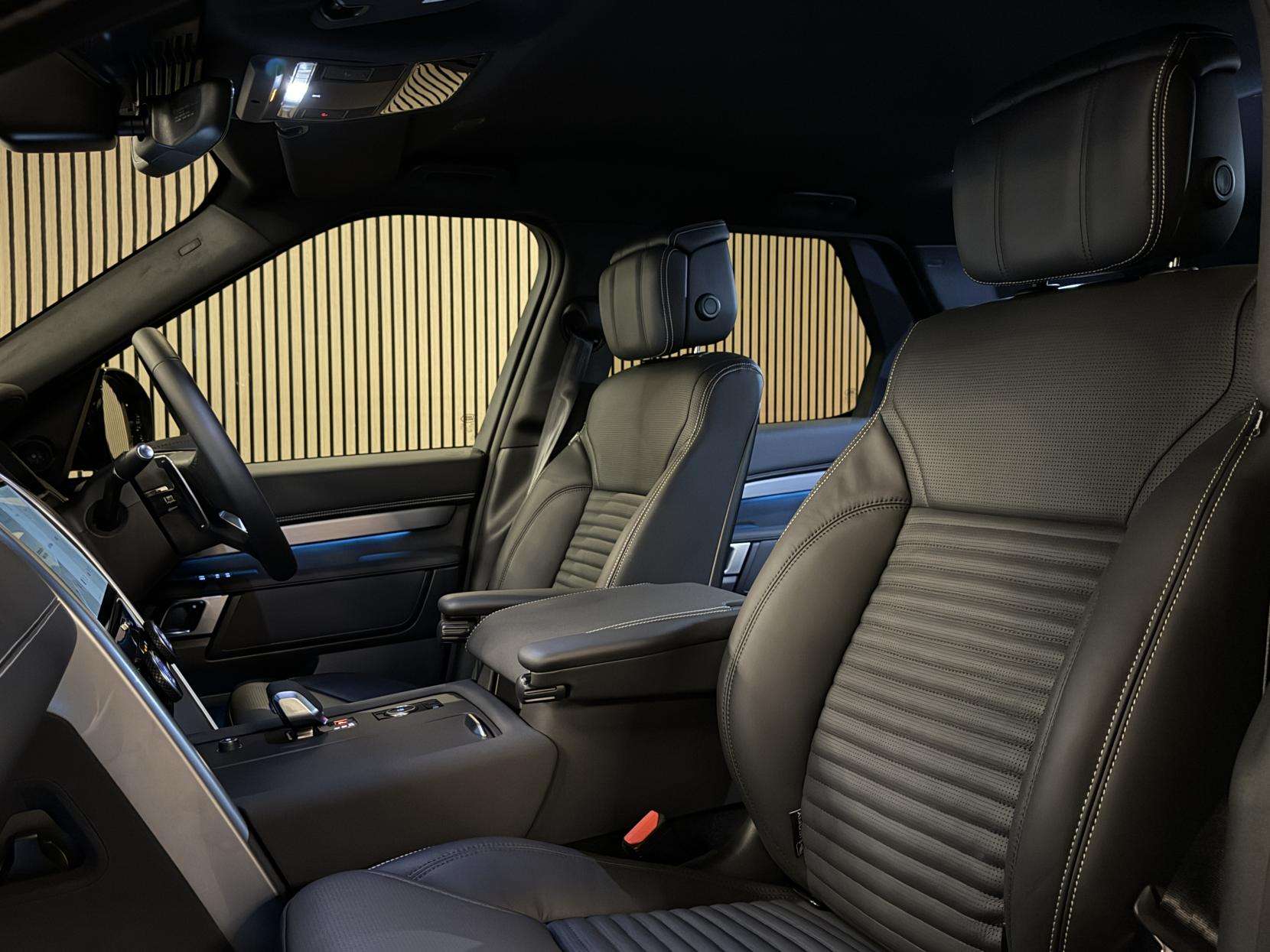 A 2026 LAND ROVER DISCOVERY 3.0 D350 MHEV Dynamic HSE SUV 5dr Diesel Auto 4WD Euro 6 (s/s) (350 ps) A 2026 LAND ROVER DISCOVERY 3.0 D350 MHEV Dynamic HSE SUV 5dr Diesel Auto 4WD Euro 6 (s/s) (350 ps)