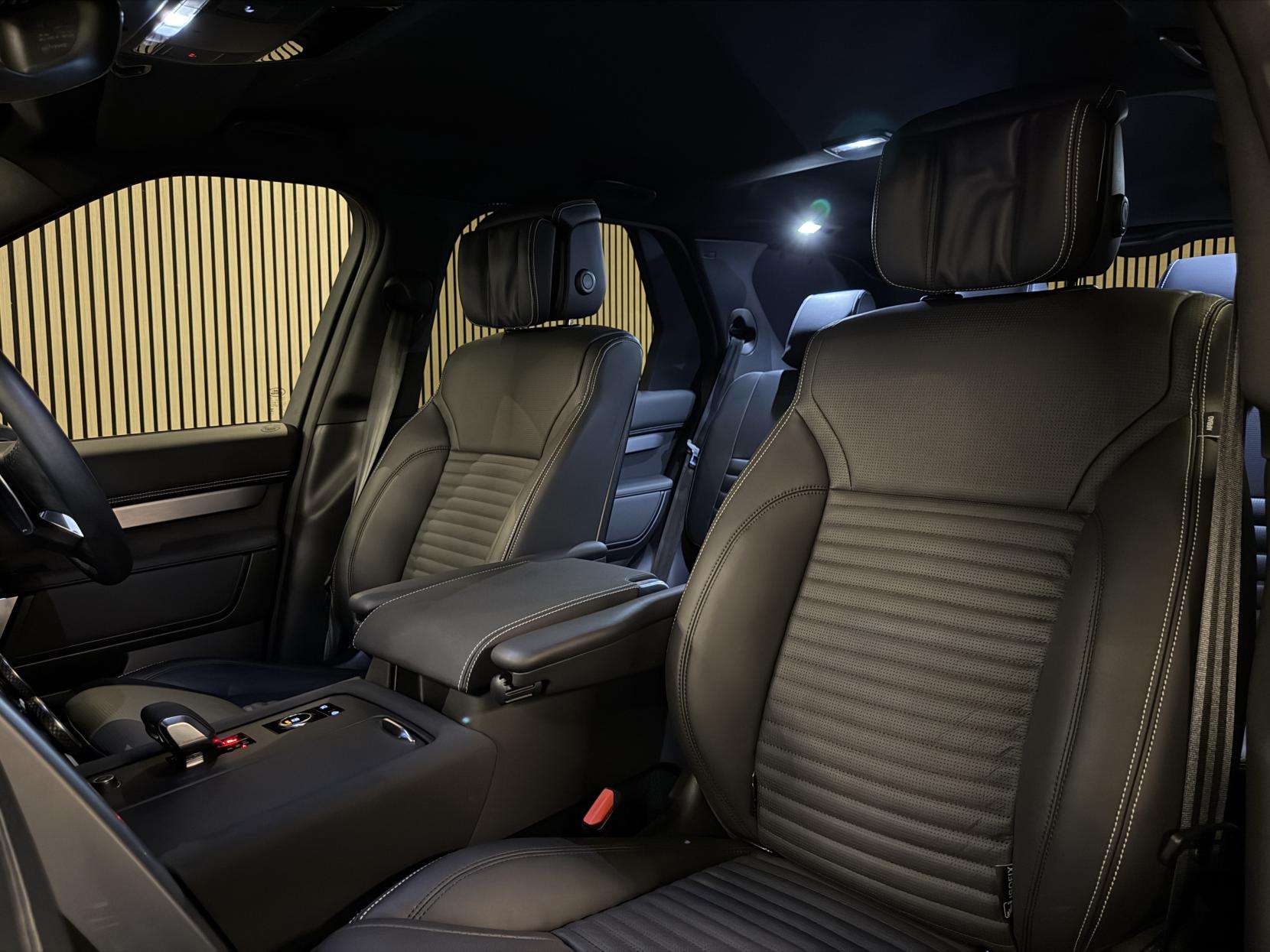 A 2025 LAND ROVER DISCOVERY 3.0 D350 MHEV Dynamic HSE SUV 5dr Diesel Auto 4WD Euro 6 (s/s) (350 ps) A 2025 LAND ROVER DISCOVERY 3.0 D350 MHEV Dynamic HSE SUV 5dr Diesel Auto 4WD Euro 6 (s/s) (350 ps)