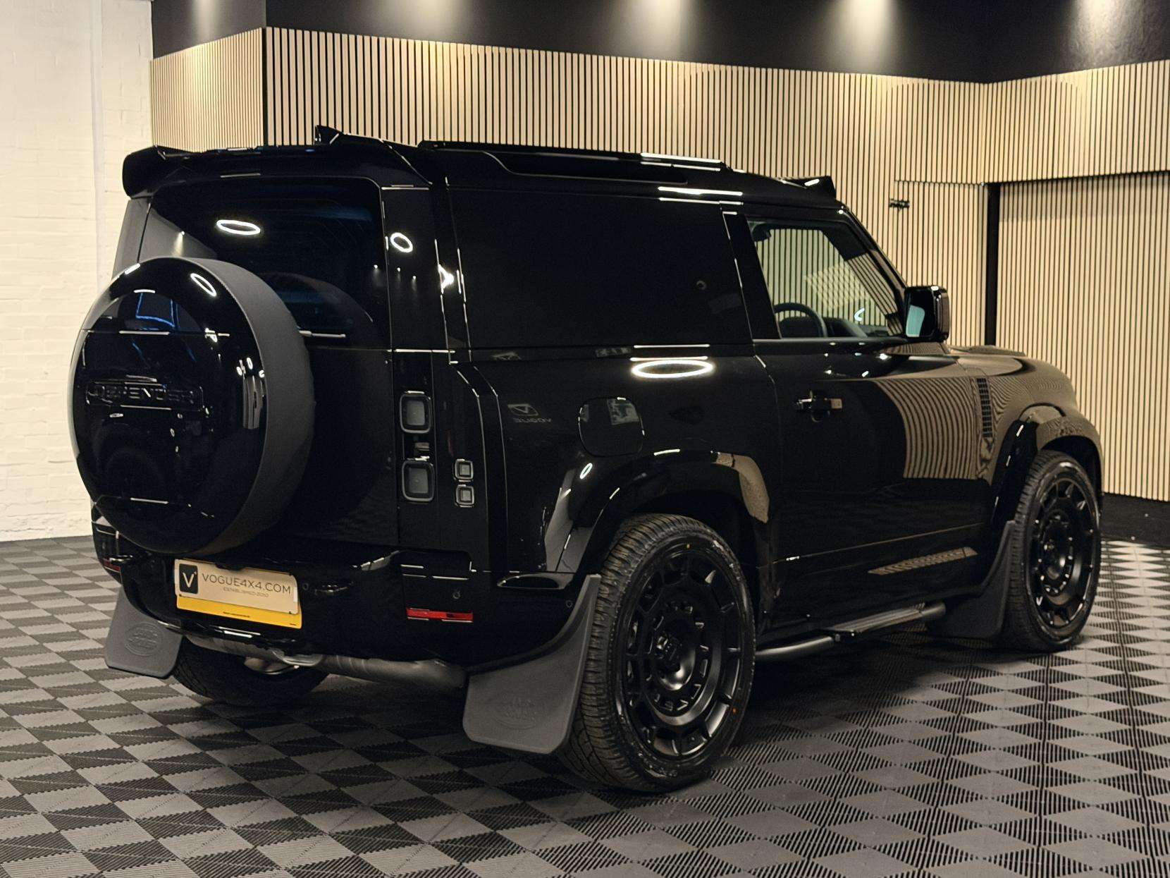 A 2026 LAND ROVER DEFENDER 90 3.0 D250 MHEV X-Dynamic SE Hard Top SUV 3dr Diesel Auto 4WD SWB Euro 6 (s/s) (249 ps) A 2026 LAND ROVER DEFENDER 90 3.0 D250 MHEV X-Dynamic SE Hard Top SUV 3dr Diesel Auto 4WD SWB Euro 6 (s/s) (249 ps)