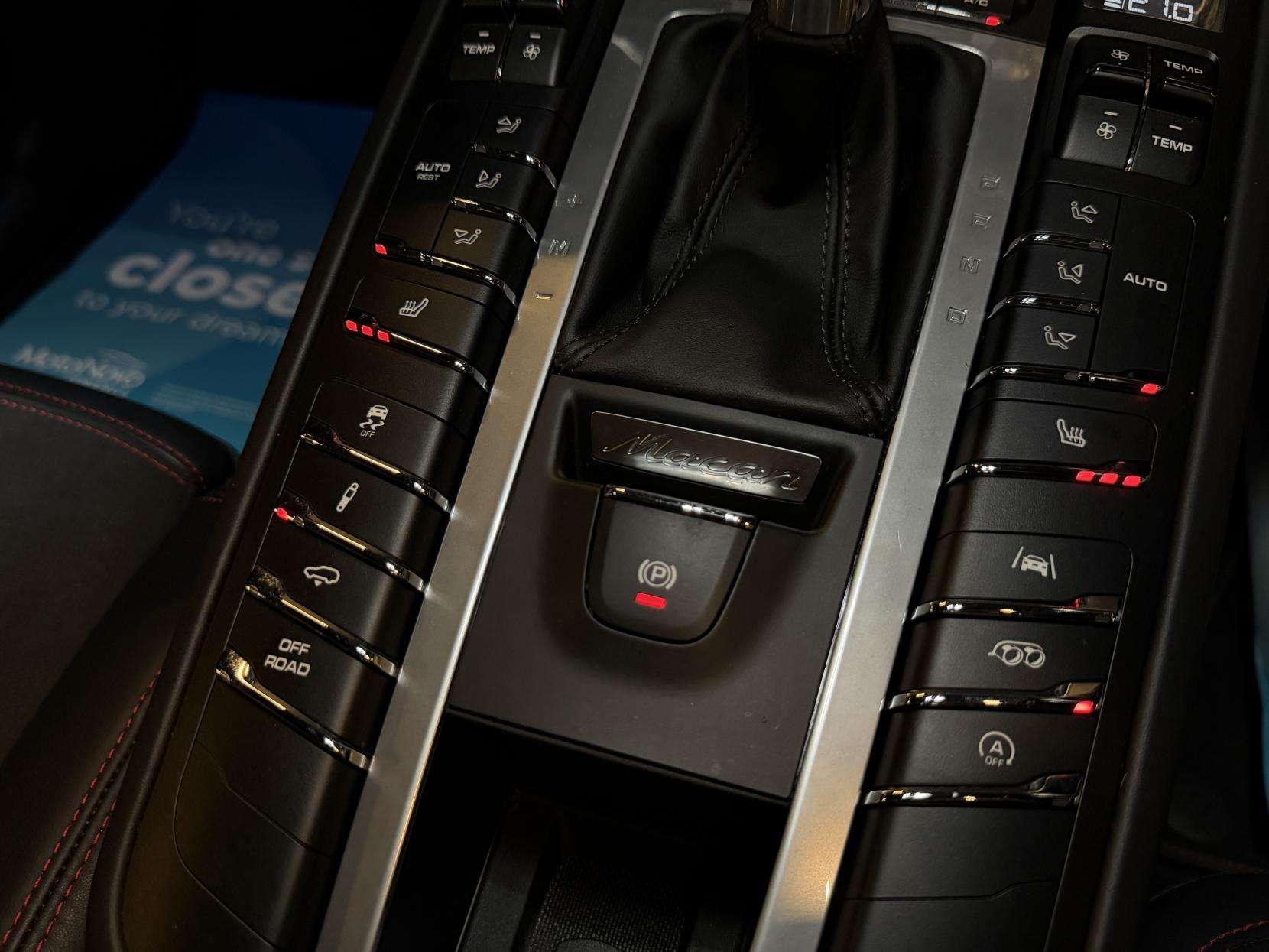 2021 PORSCHE MACAN 2021 PORSCHE MACAN