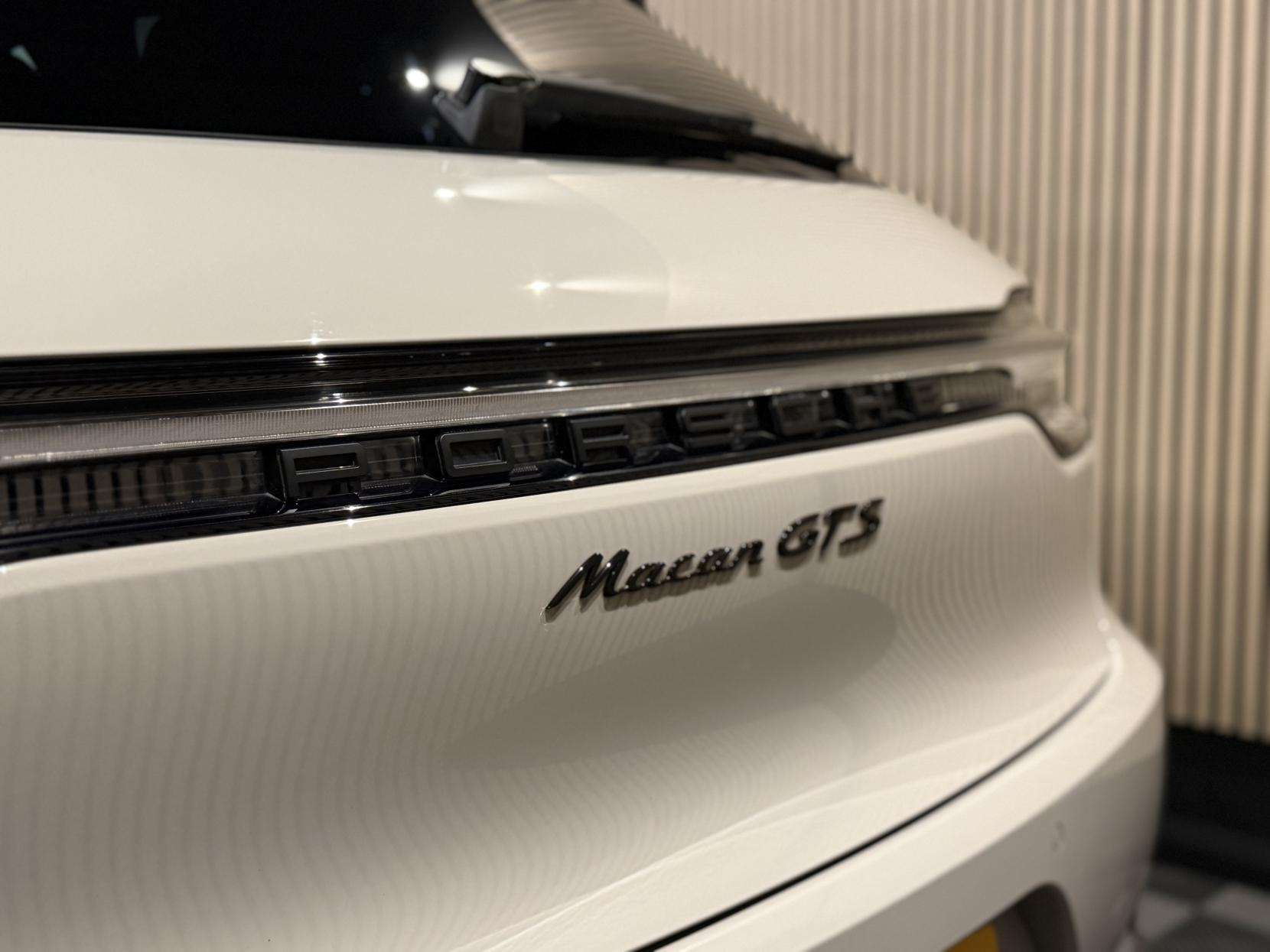 2021 PORSCHE MACAN 2021 PORSCHE MACAN
