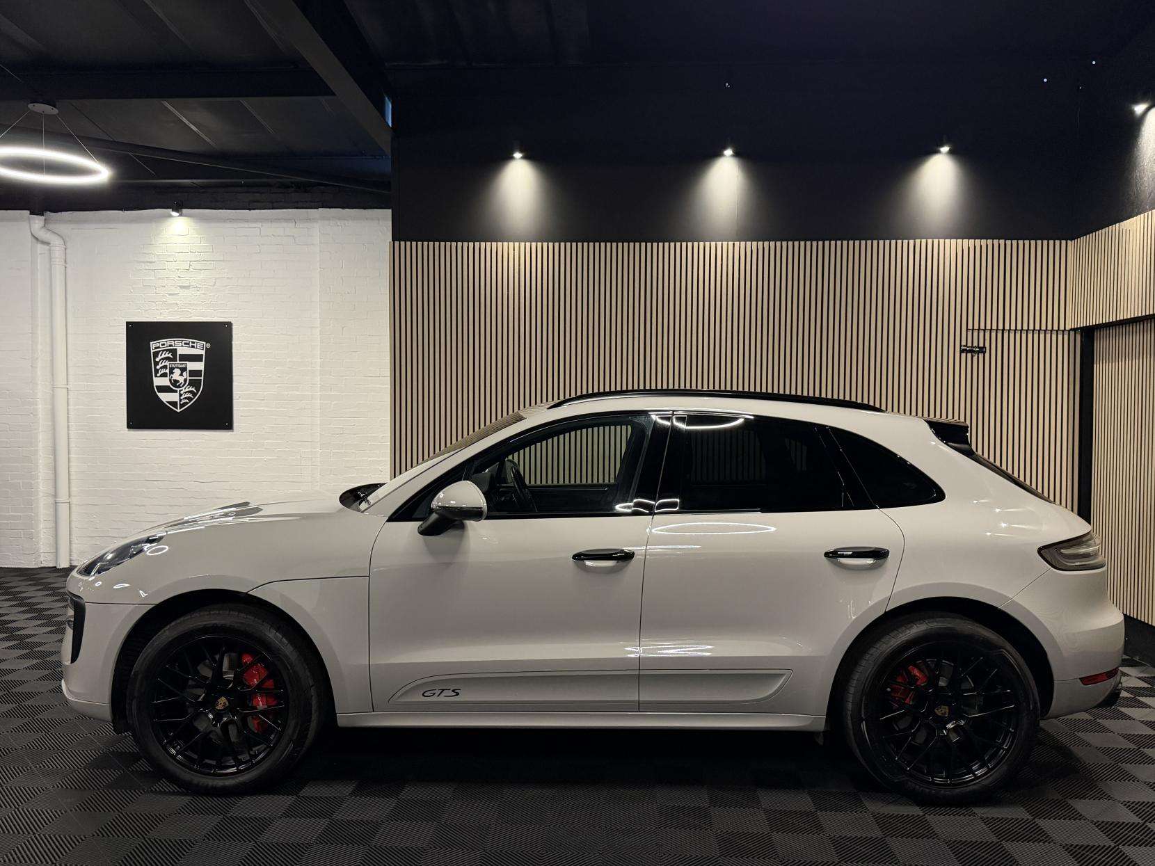 2021 PORSCHE MACAN 2021 PORSCHE MACAN