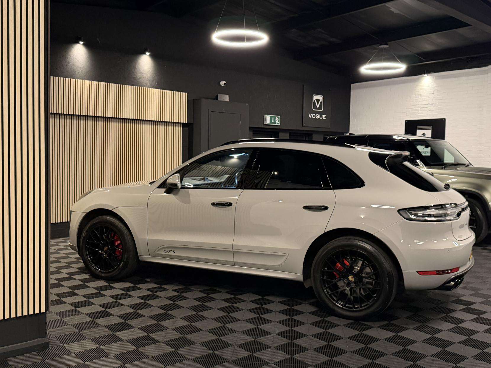 2021 PORSCHE MACAN 2021 PORSCHE MACAN