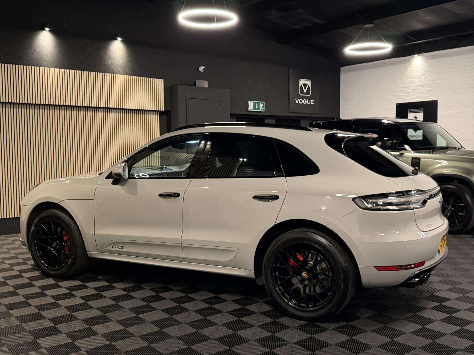 2021 PORSCHE MACAN 2021 PORSCHE MACAN