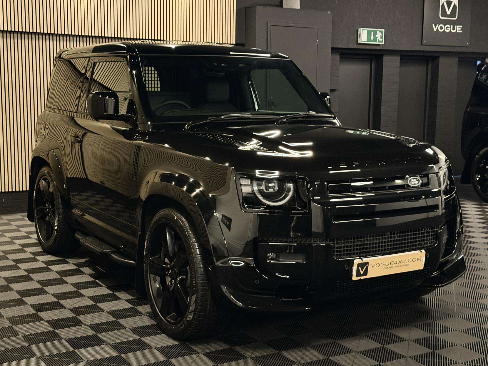 2025 LAND ROVER DEFENDER 90 2025 LAND ROVER DEFENDER 90