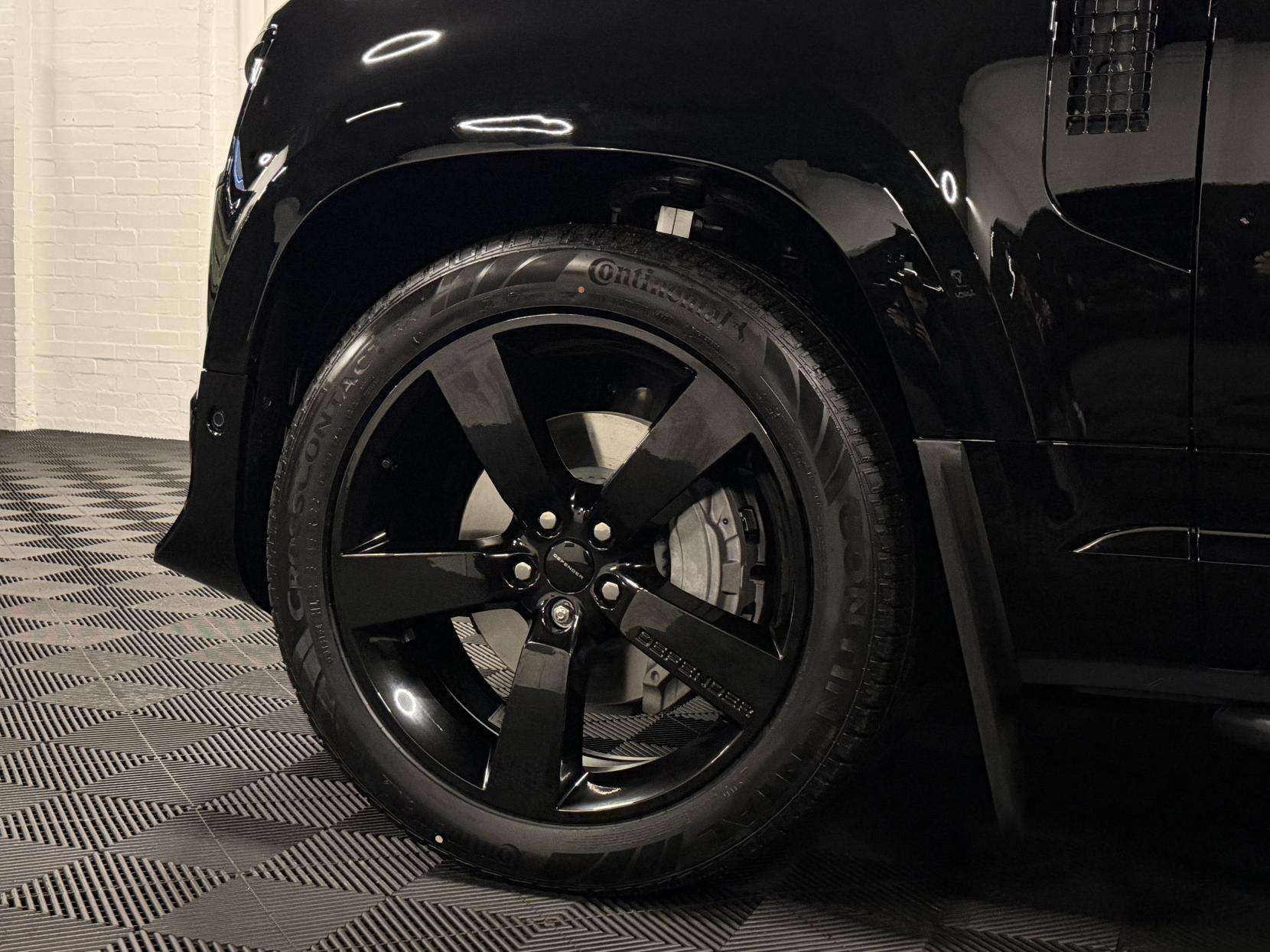 2025 LAND ROVER DEFENDER 90 2025 LAND ROVER DEFENDER 90