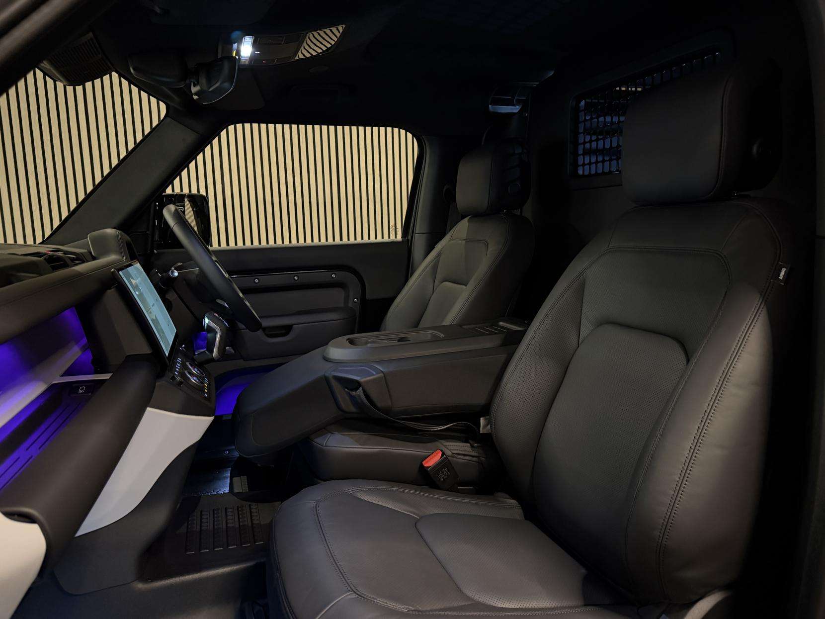 2025 LAND ROVER DEFENDER 90 2025 LAND ROVER DEFENDER 90