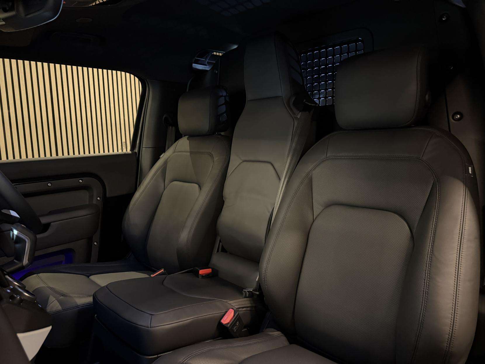 2025 LAND ROVER DEFENDER 90 2025 LAND ROVER DEFENDER 90