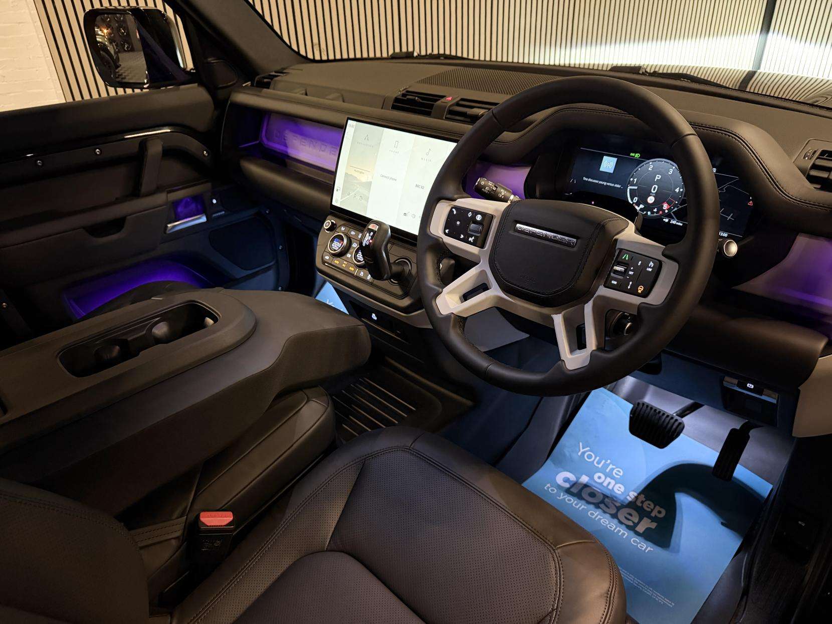 A 2025 LAND ROVER DEFENDER 90 3.0 D350 MHEV X-Dynamic HSE Hard Top SUV 3dr Diesel Auto 4WD SWB Euro 6 (s/s) (350 ps) A 2025 LAND ROVER DEFENDER 90 3.0 D350 MHEV X-Dynamic HSE Hard Top SUV 3dr Diesel Auto 4WD SWB Euro 6 (s/s) (350 ps)