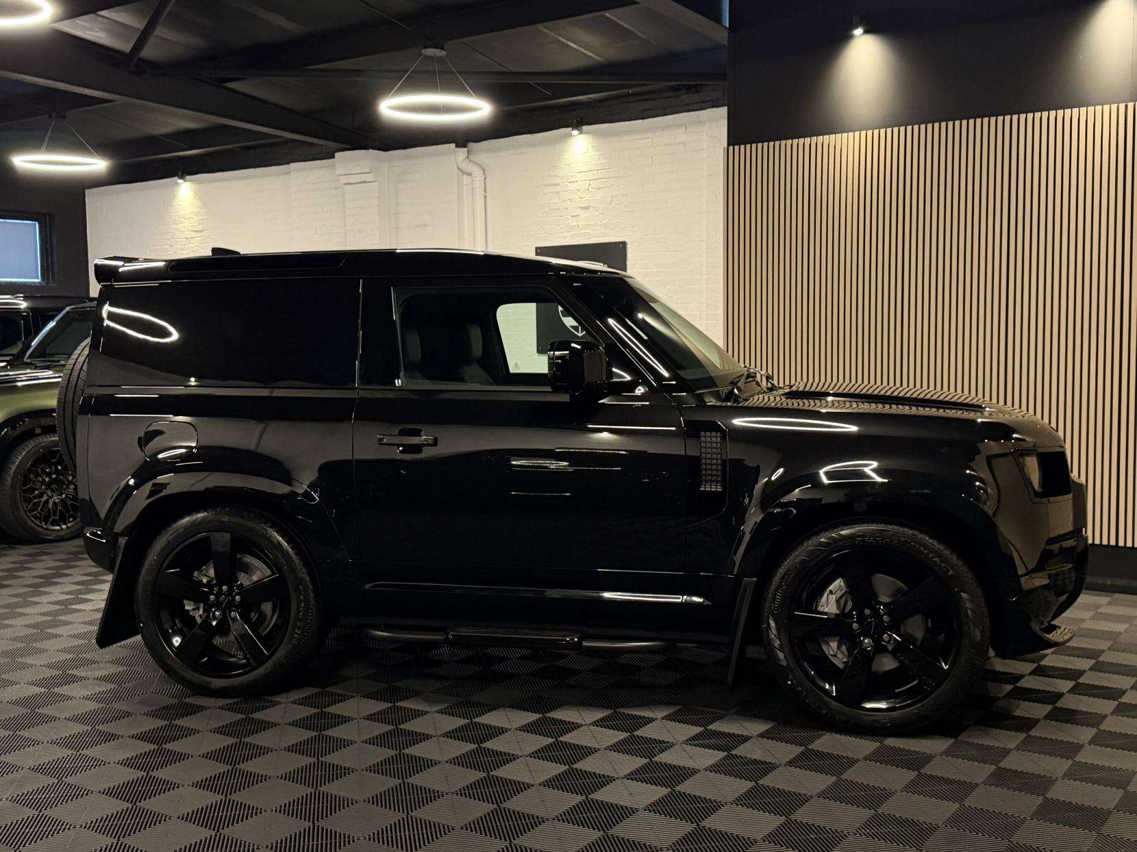 2025 LAND ROVER DEFENDER 90 2025 LAND ROVER DEFENDER 90