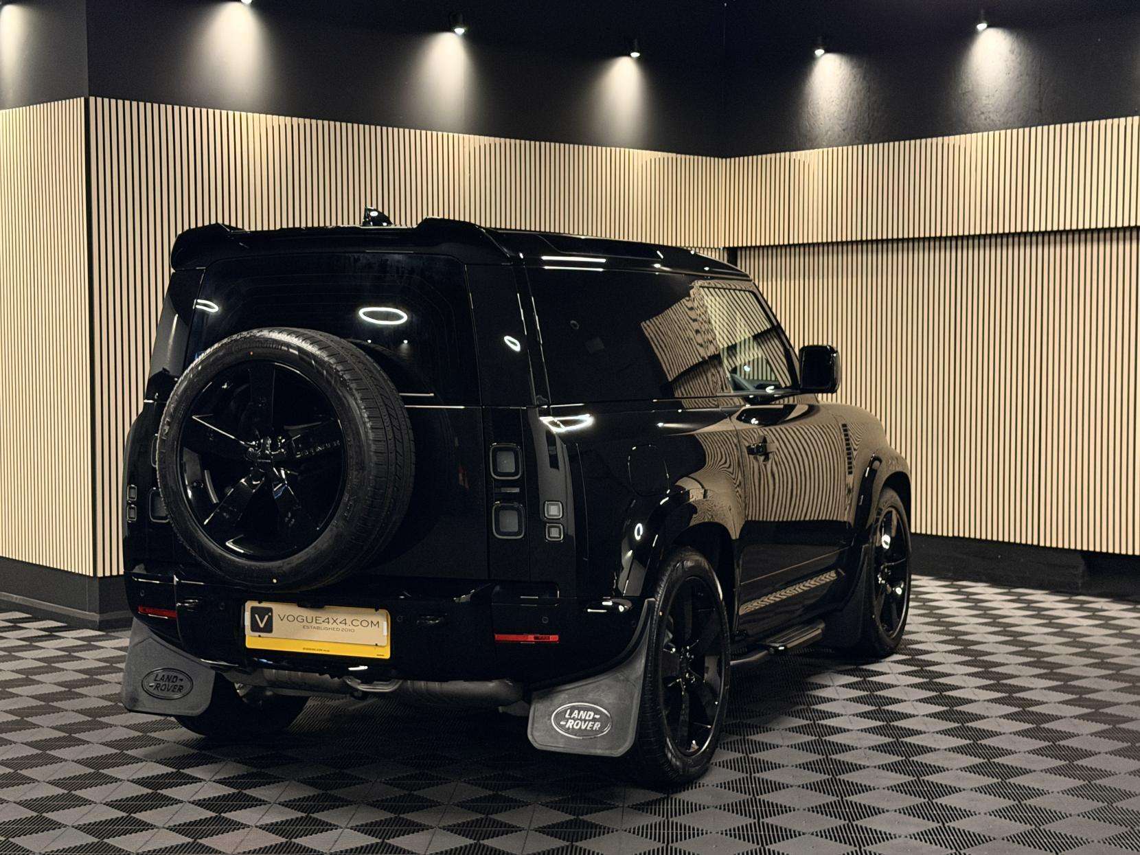 2025 LAND ROVER DEFENDER 90 2025 LAND ROVER DEFENDER 90