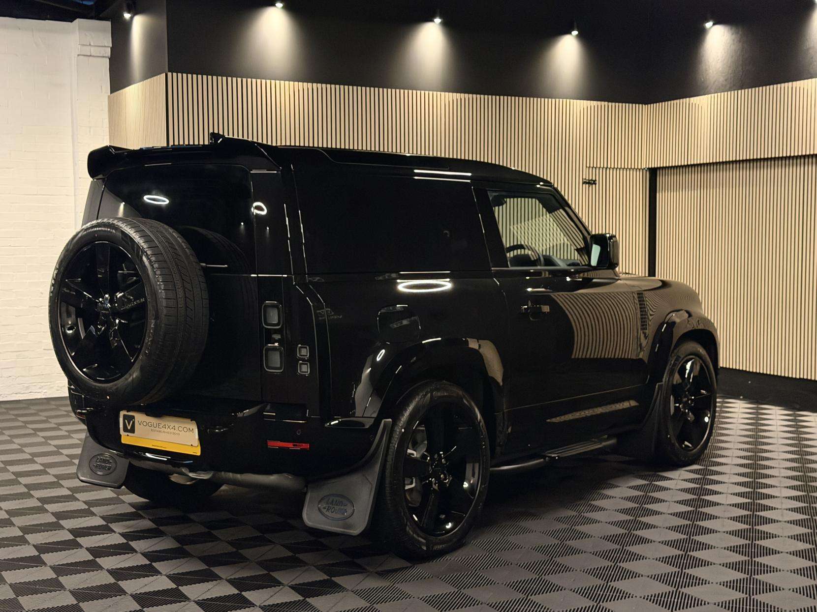 2025 LAND ROVER DEFENDER 90 2025 LAND ROVER DEFENDER 90