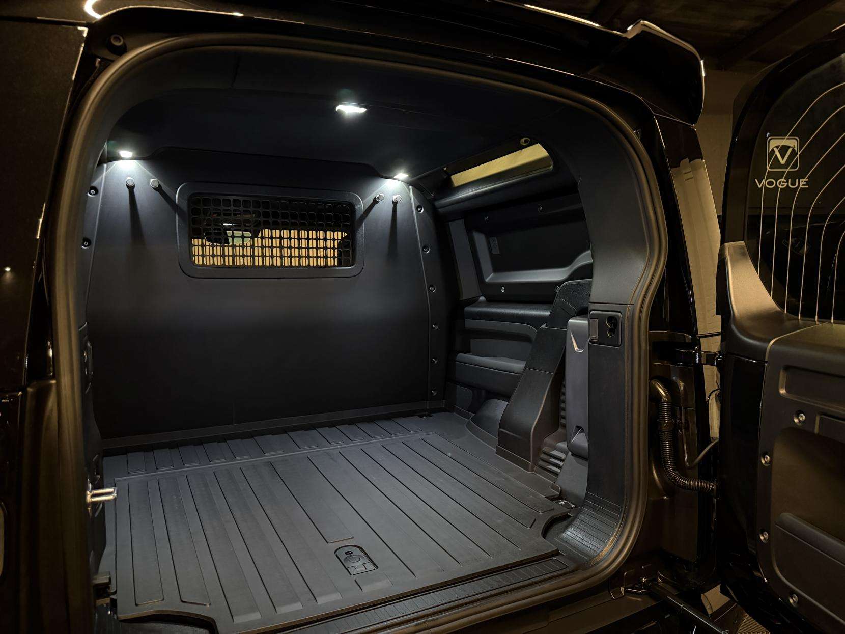 2025 LAND ROVER DEFENDER 90 2025 LAND ROVER DEFENDER 90