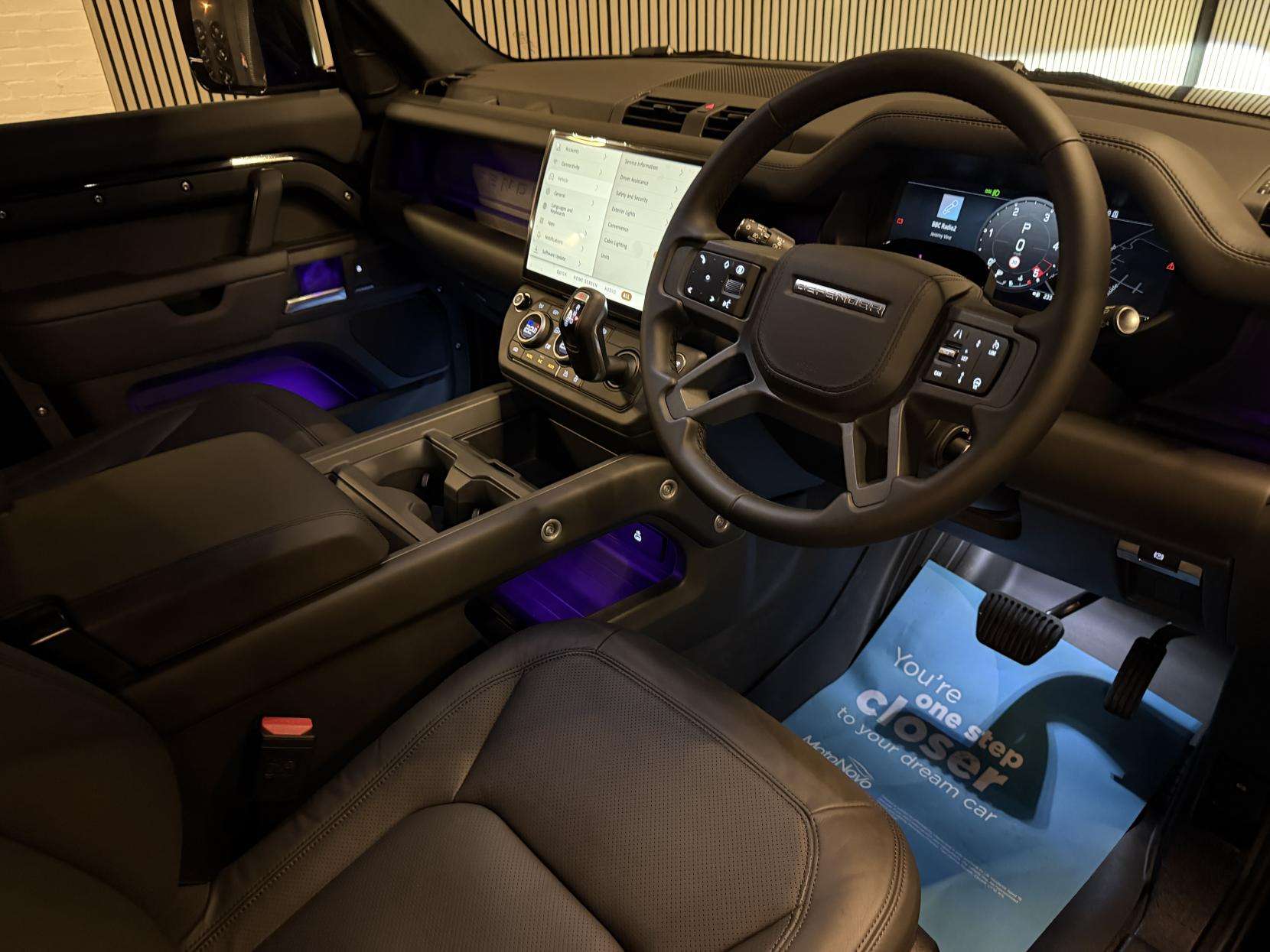 A 2025 LAND ROVER DEFENDER 90 3.0 D350 MHEV X-Dynamic HSE Hard Top SUV 3dr Diesel Auto 4WD SWB Euro 6 (s/s) (350 ps) A 2025 LAND ROVER DEFENDER 90 3.0 D350 MHEV X-Dynamic HSE Hard Top SUV 3dr Diesel Auto 4WD SWB Euro 6 (s/s) (350 ps)