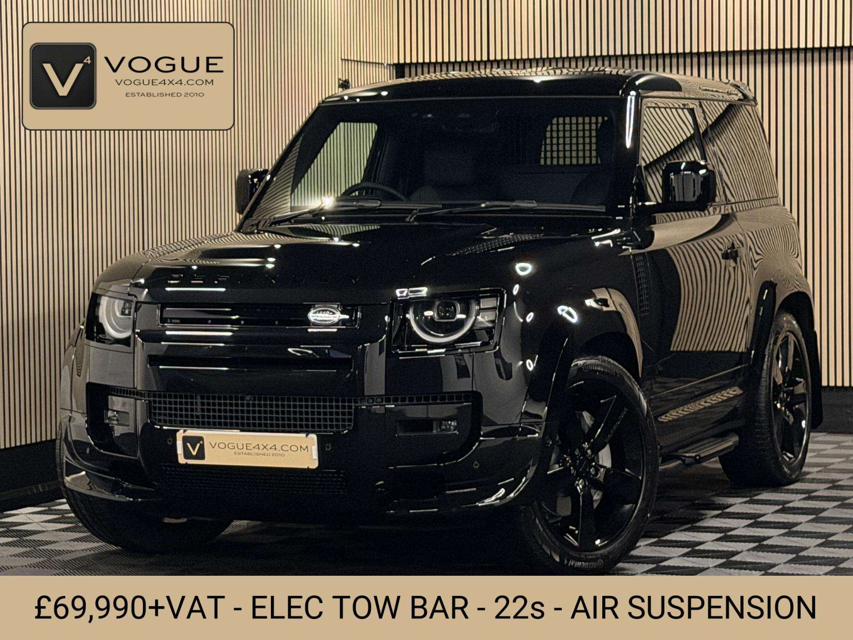 A 2025 LAND ROVER DEFENDER 90 3.0 D350 MHEV X-Dynamic HSE Hard Top SUV 3dr Diesel Auto 4WD SWB Euro 6 (s/s) (350 ps) A 2025 LAND ROVER DEFENDER 90 3.0 D350 MHEV X-Dynamic HSE Hard Top SUV 3dr Diesel Auto 4WD SWB Euro 6 (s/s) (350 ps)